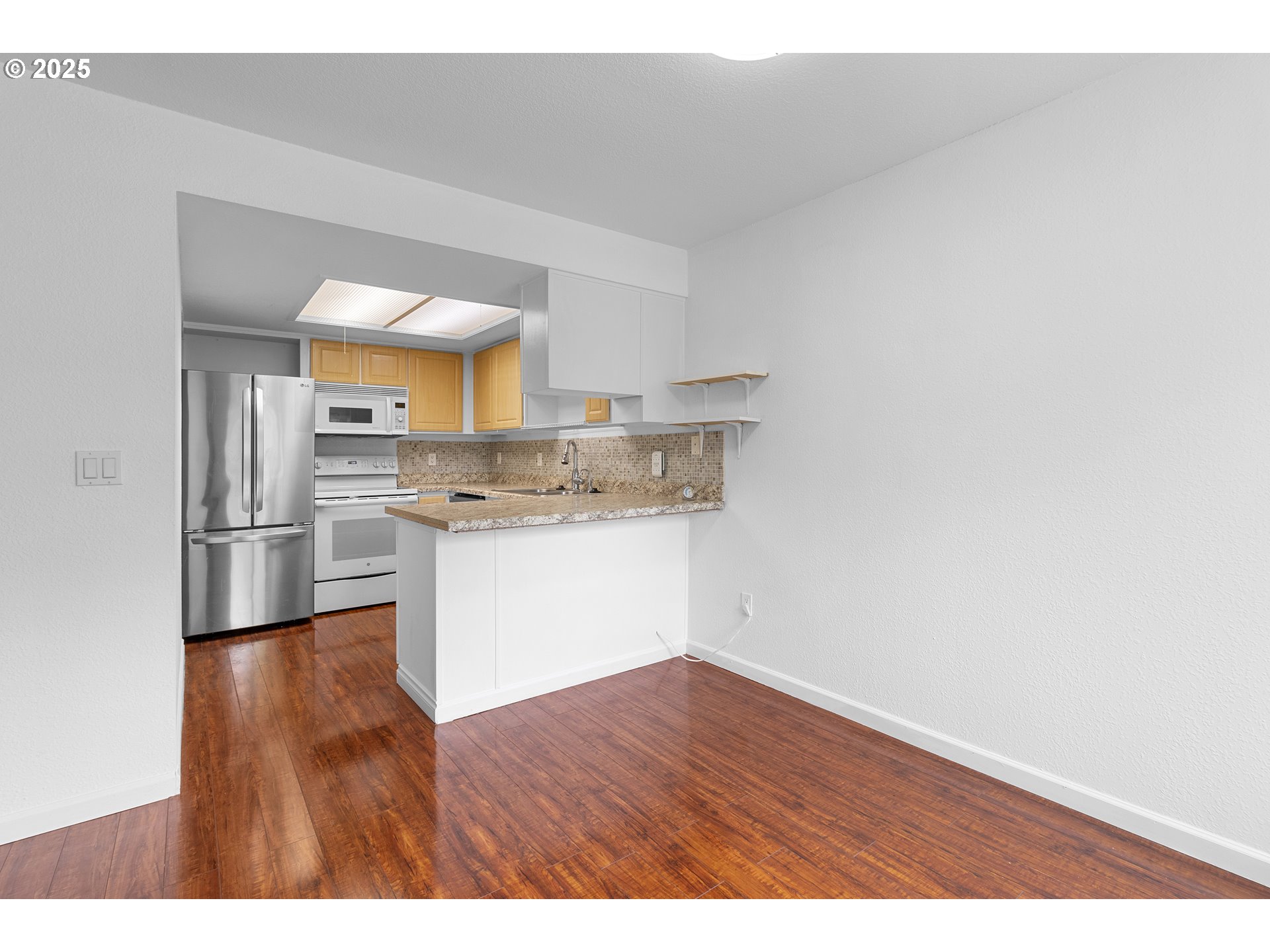 Photo #7: 556329155 Listing: Photo #7