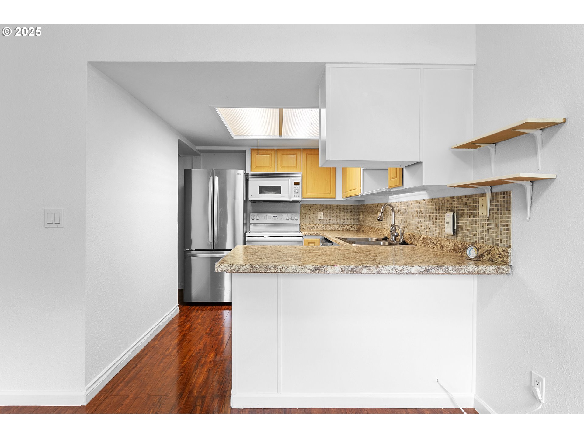 Photo #8: 556329155 Listing: Photo #8