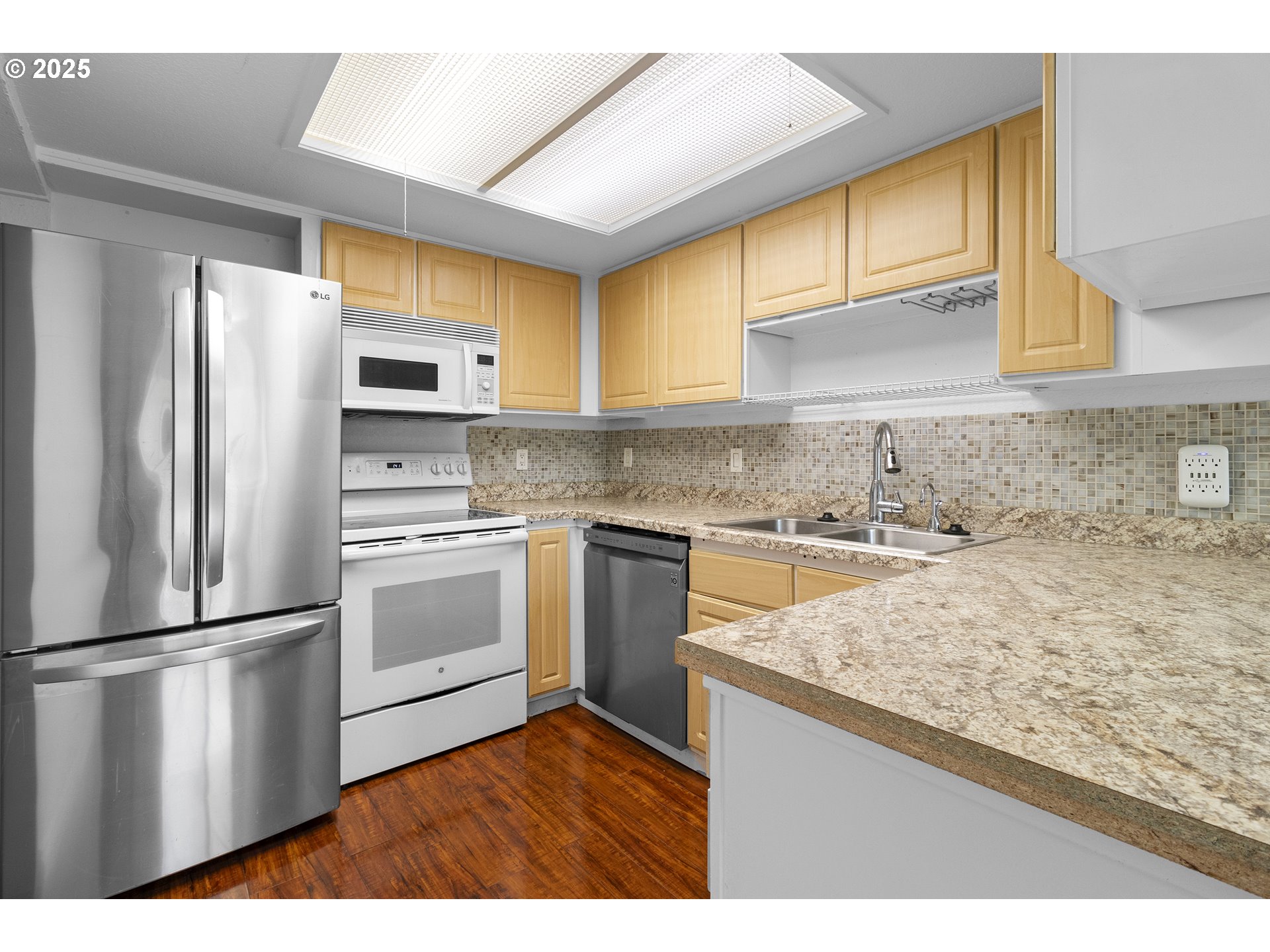 Photo #9: 556329155 Listing: Photo #9