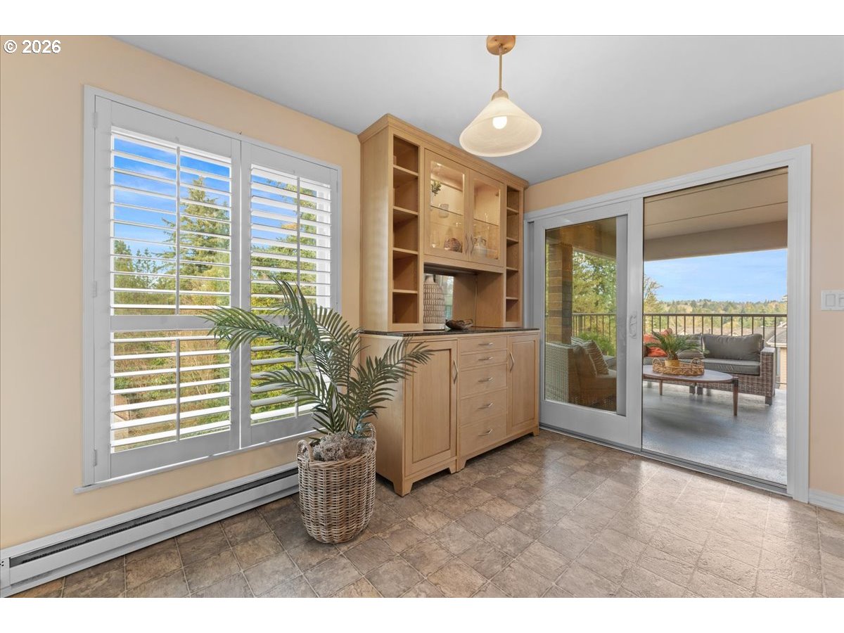 Photo #12: 557468517 Listing: Photo #12