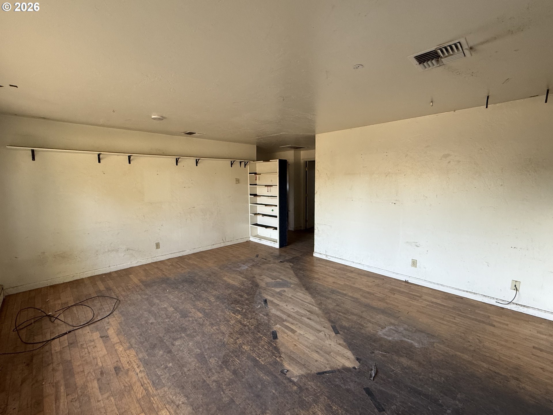 Property photo 11 of 25