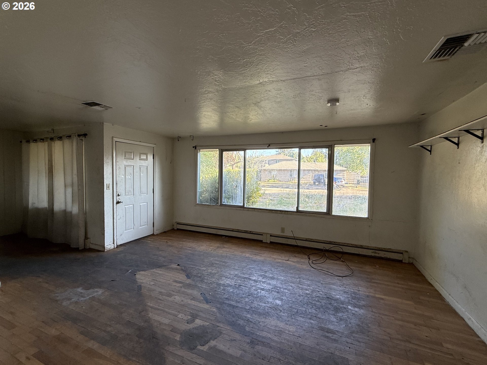 Property photo 4 of 25