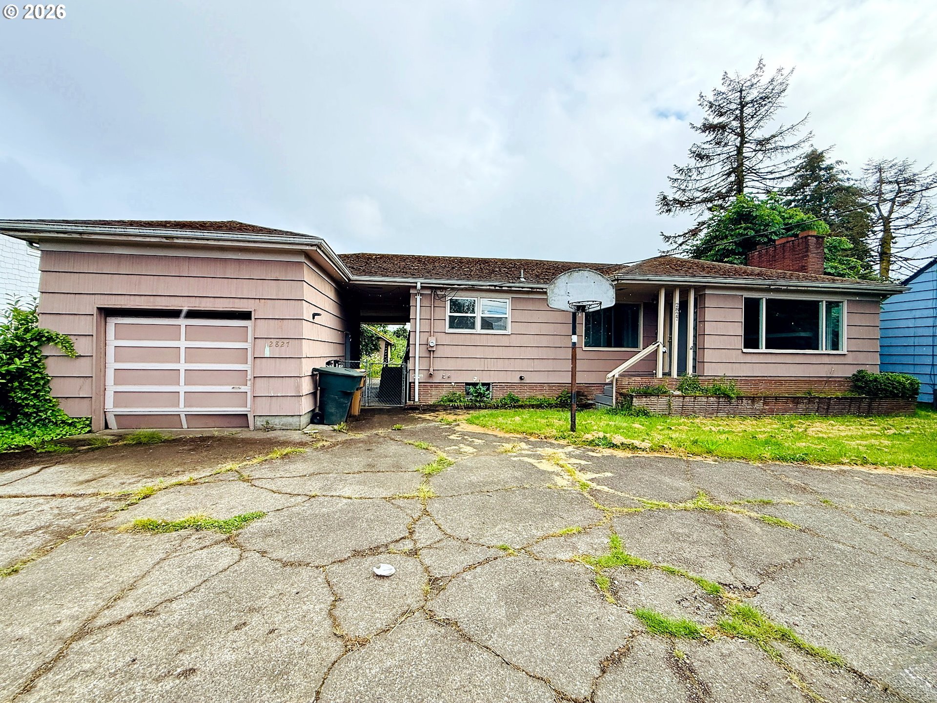 Longview Listings