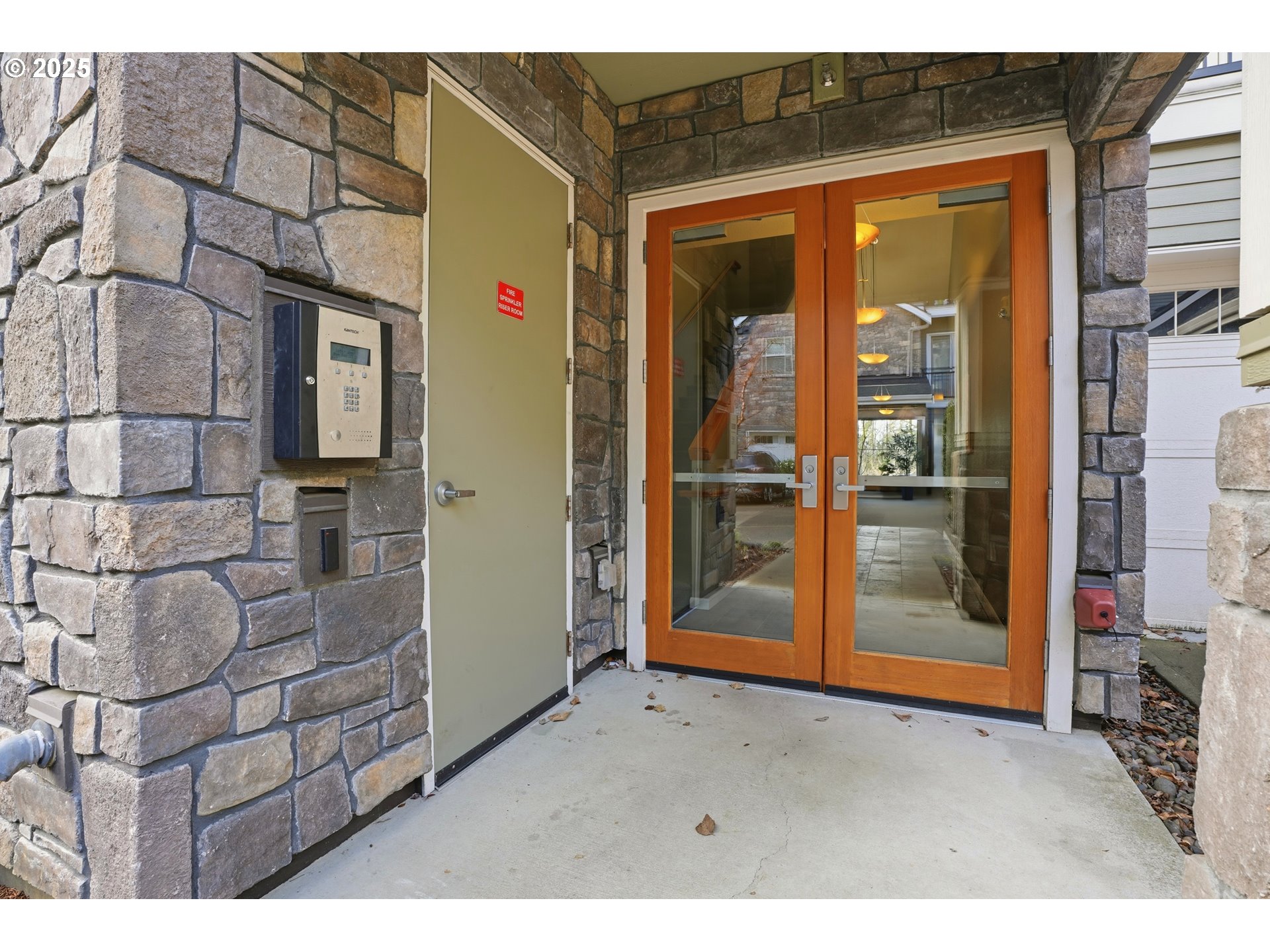 Photo #2: 565033388 Listing: Photo #2