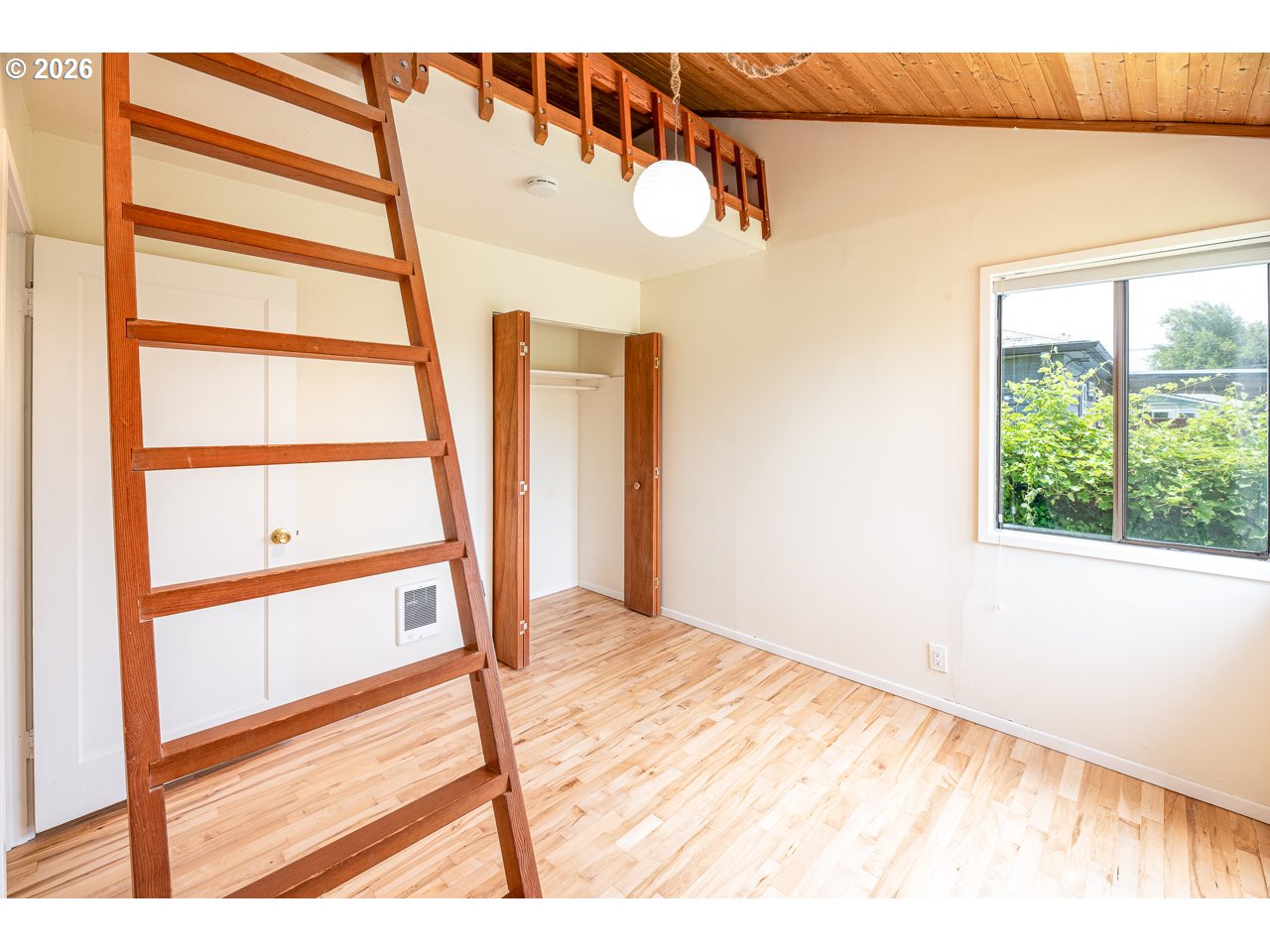 Property photo 10 of 32