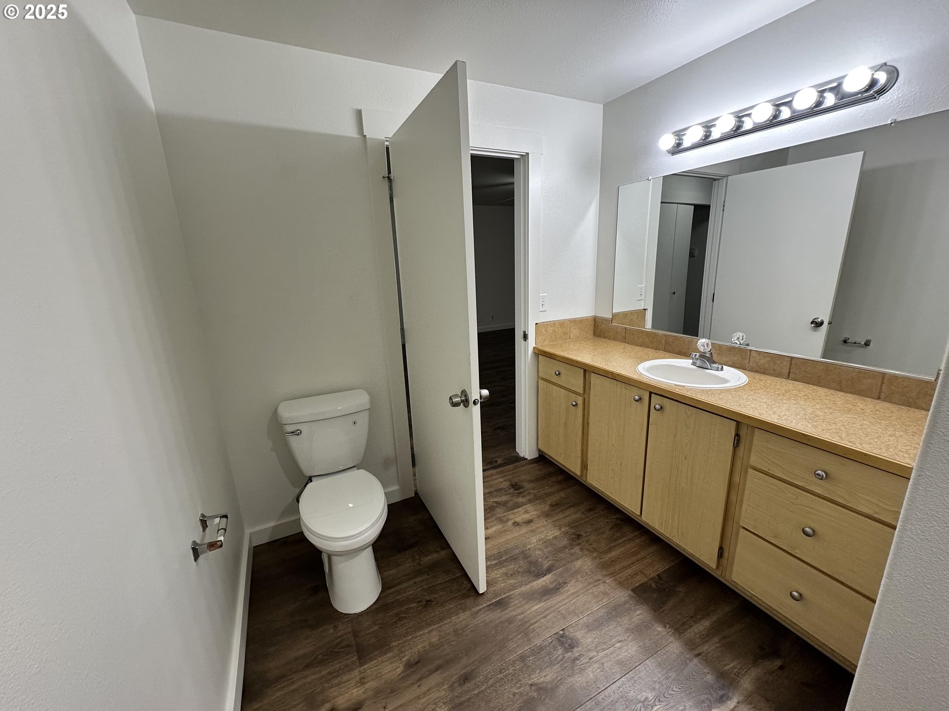 Photo #11: 566945864 Listing: Photo #11