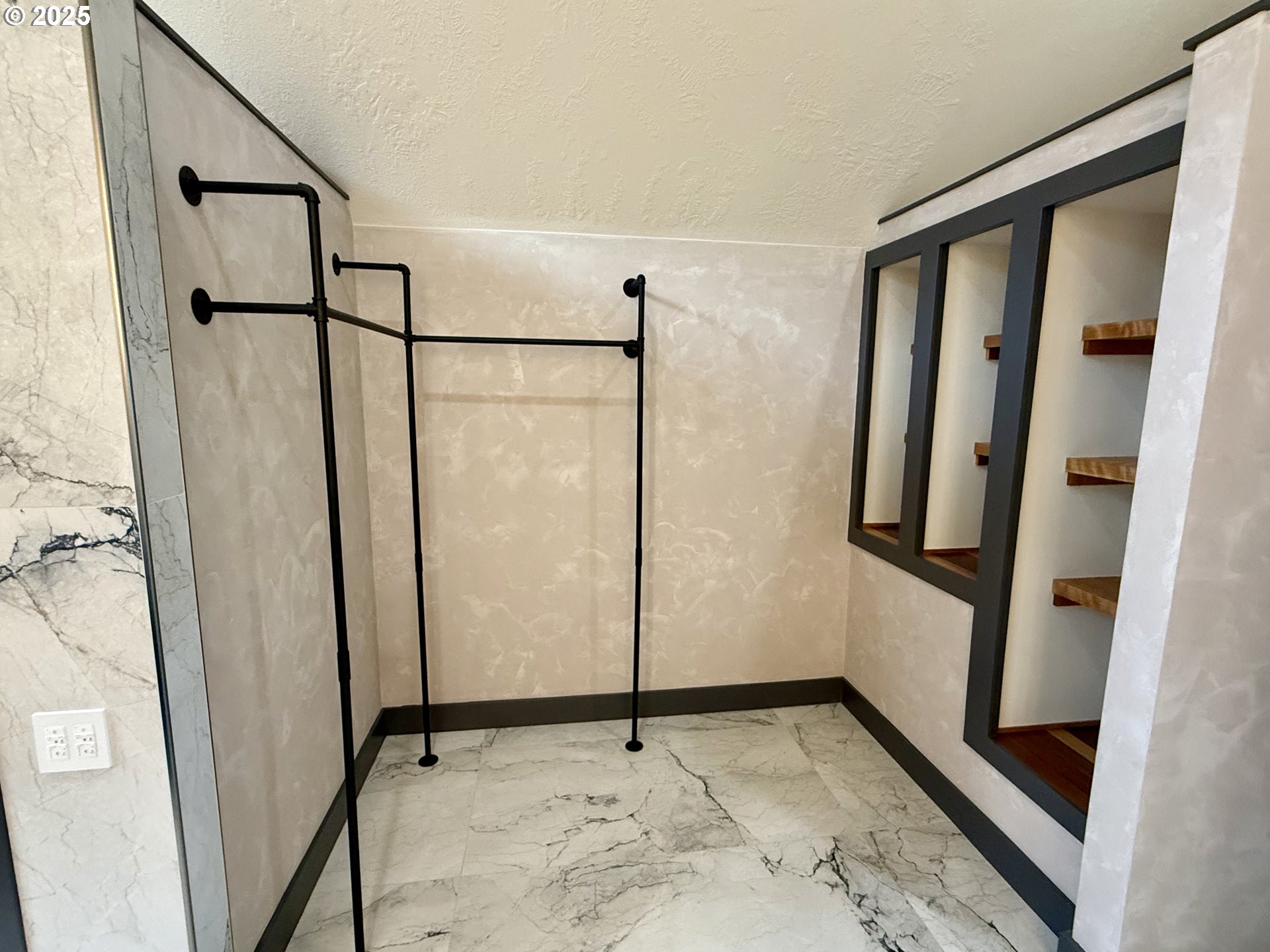 Photo #13: 569387795 Listing: Photo #13