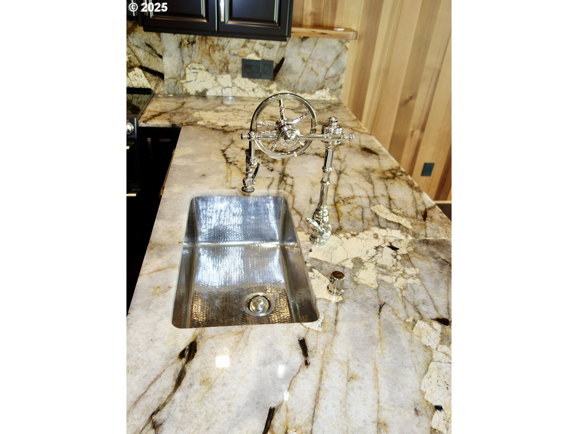 Photo #4: 569387795 Listing: Photo #4