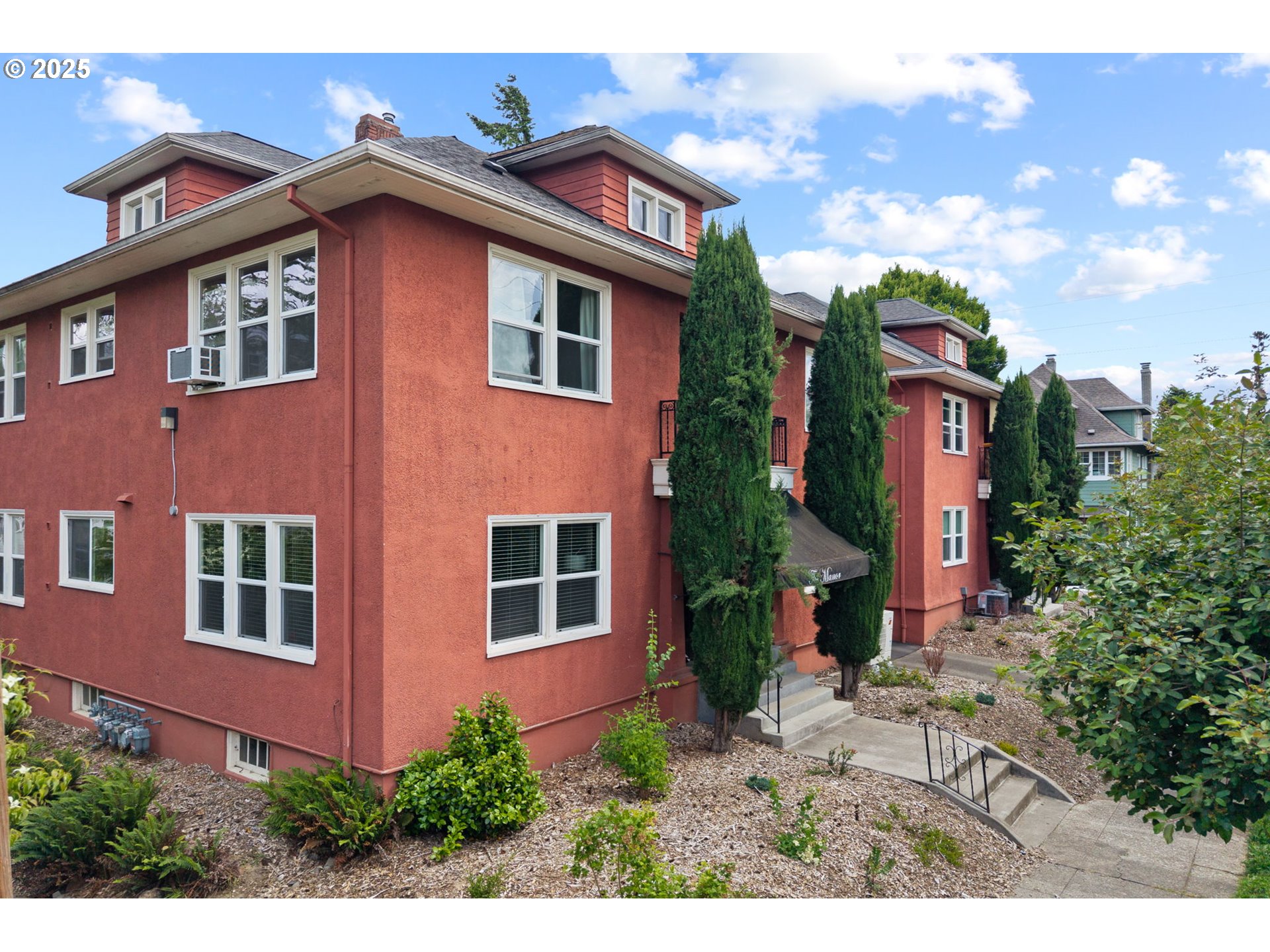 Photo #2: 571734668 Listing 