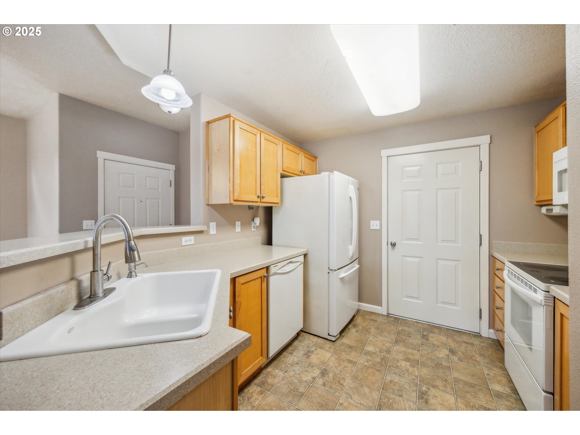 Photo #12: 572651296 Listing: Photo #12