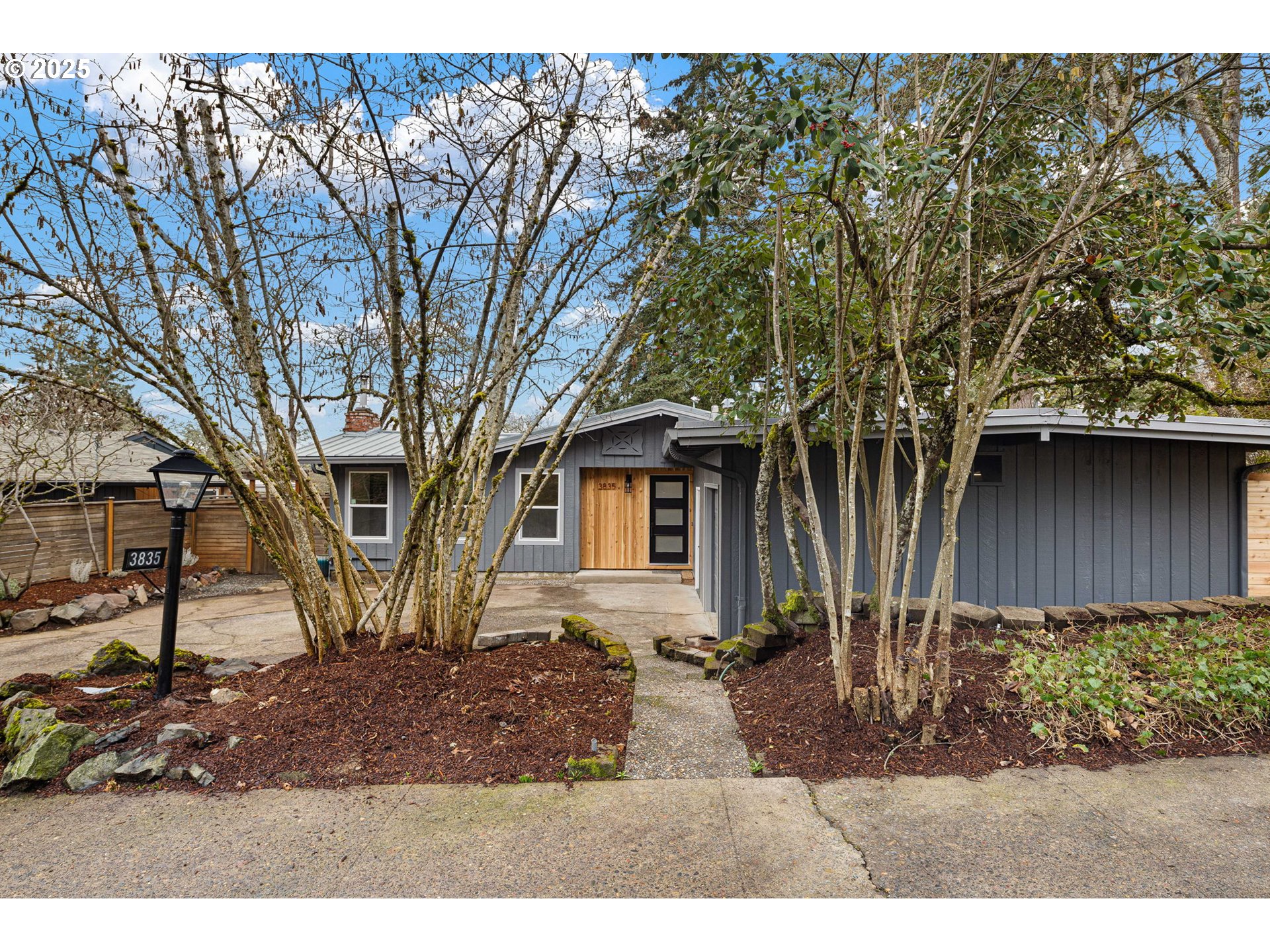 Photo of 3835 WATKINS LN Eugene OR 97405