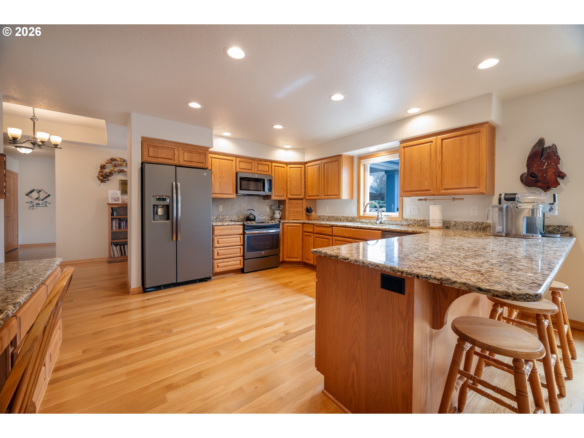 1115 SKOOKUM DR, Silverton, OR, 97381