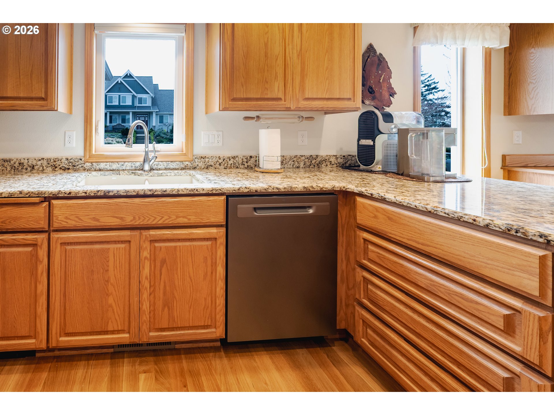 1115 SKOOKUM DR, Silverton, OR, 97381