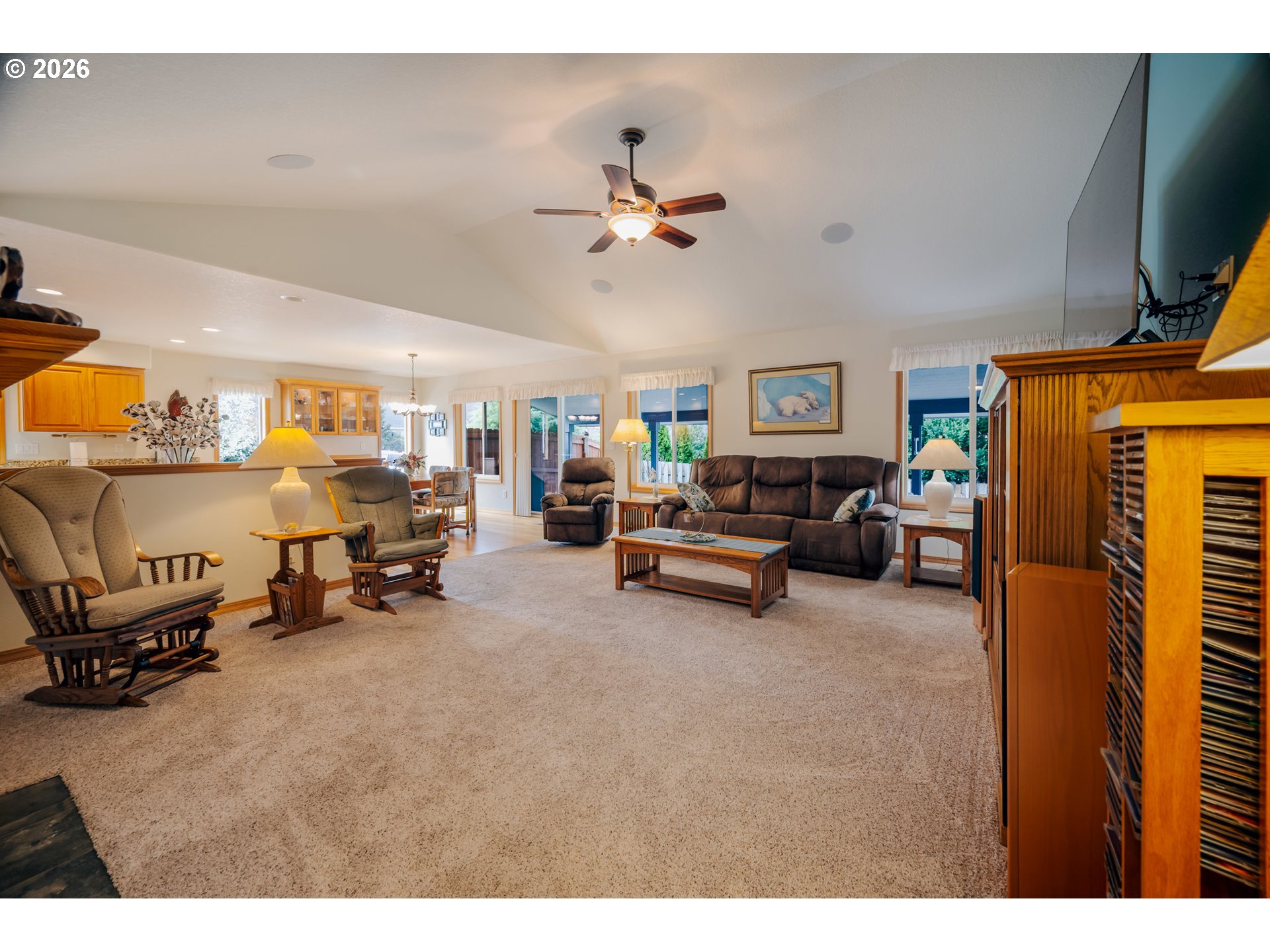 1115 SKOOKUM DR, Silverton, OR, 97381