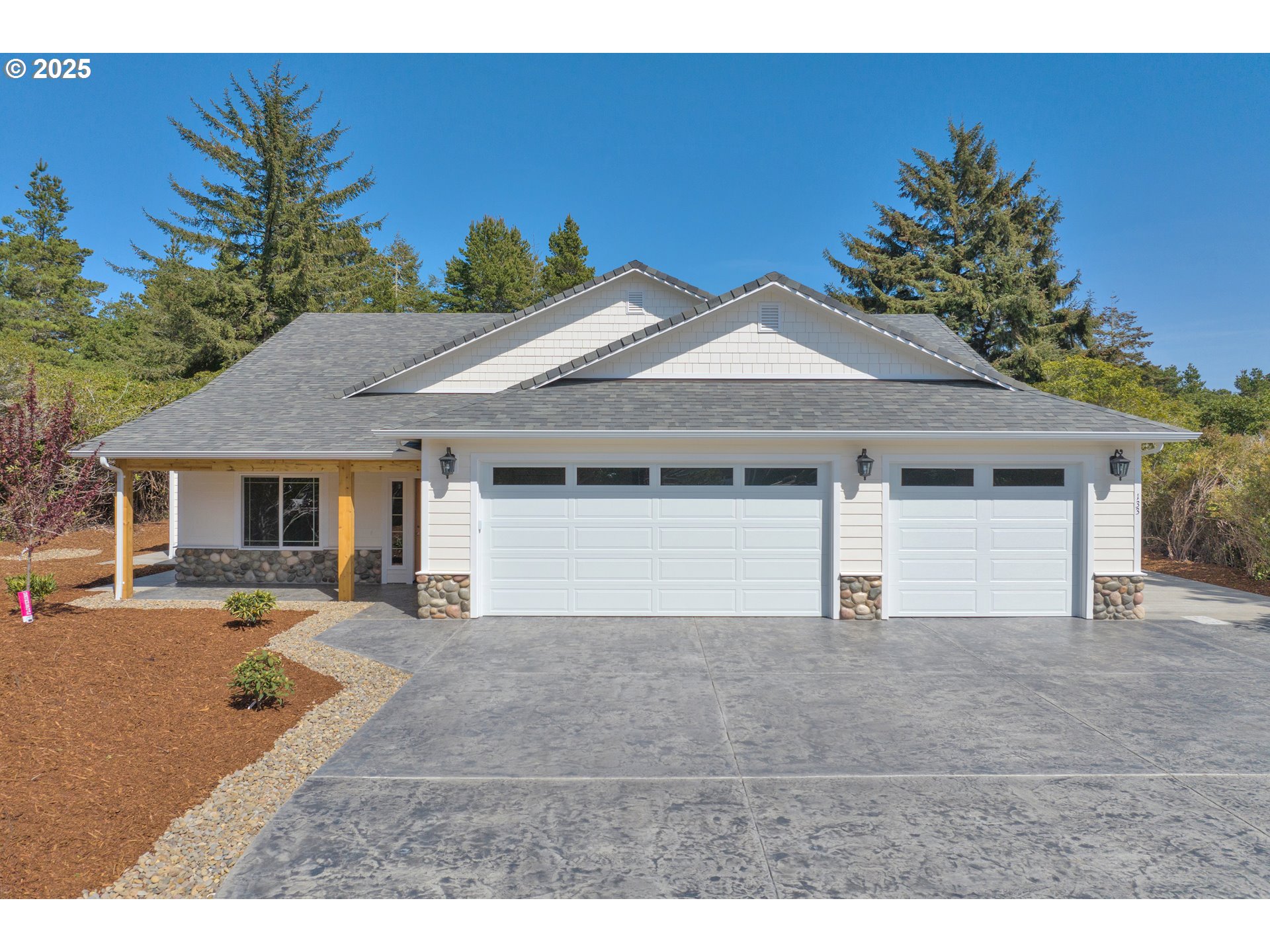 133 Shoreline DR