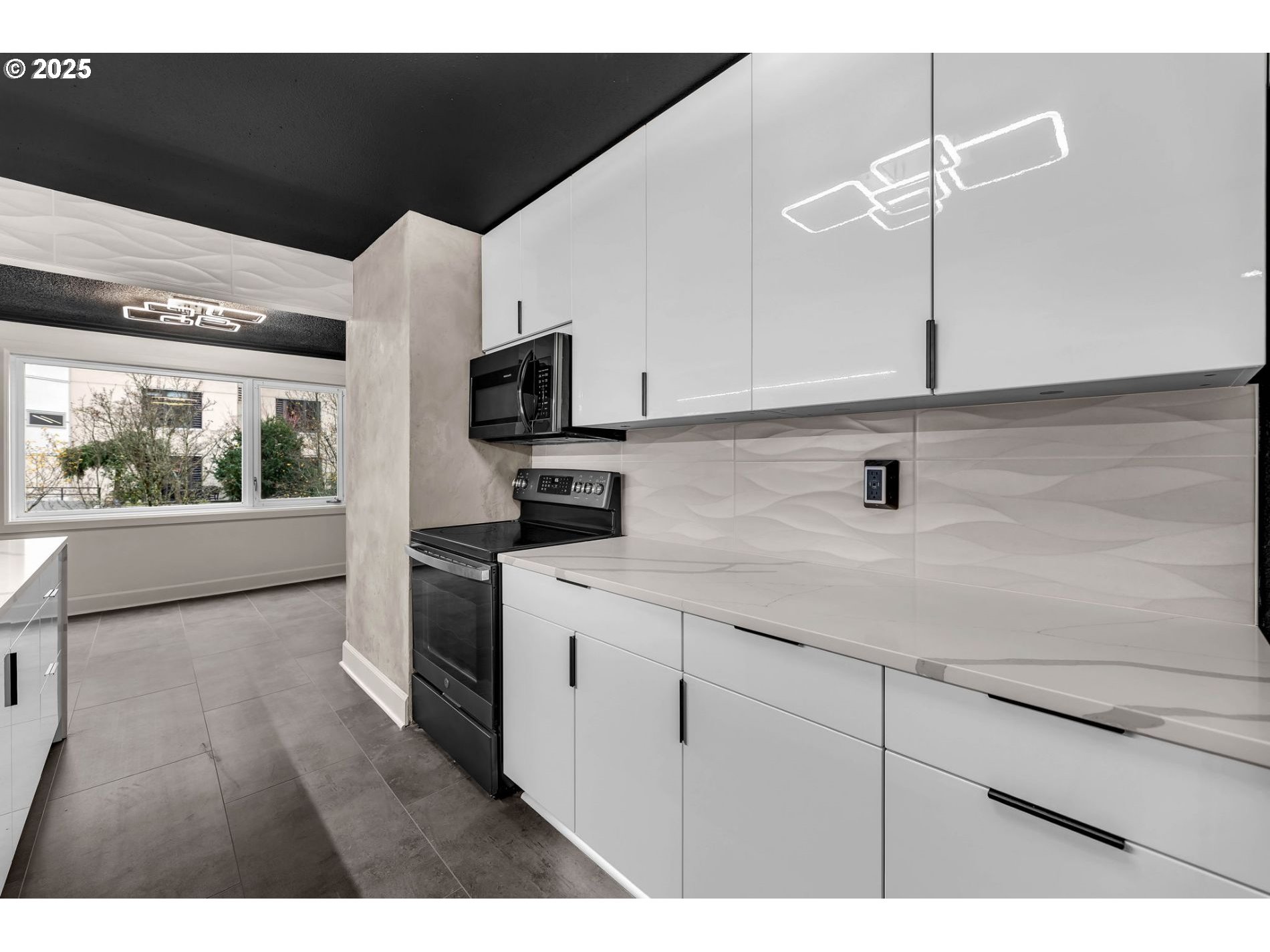 Photo #6: 576871957 Listing: Photo #6