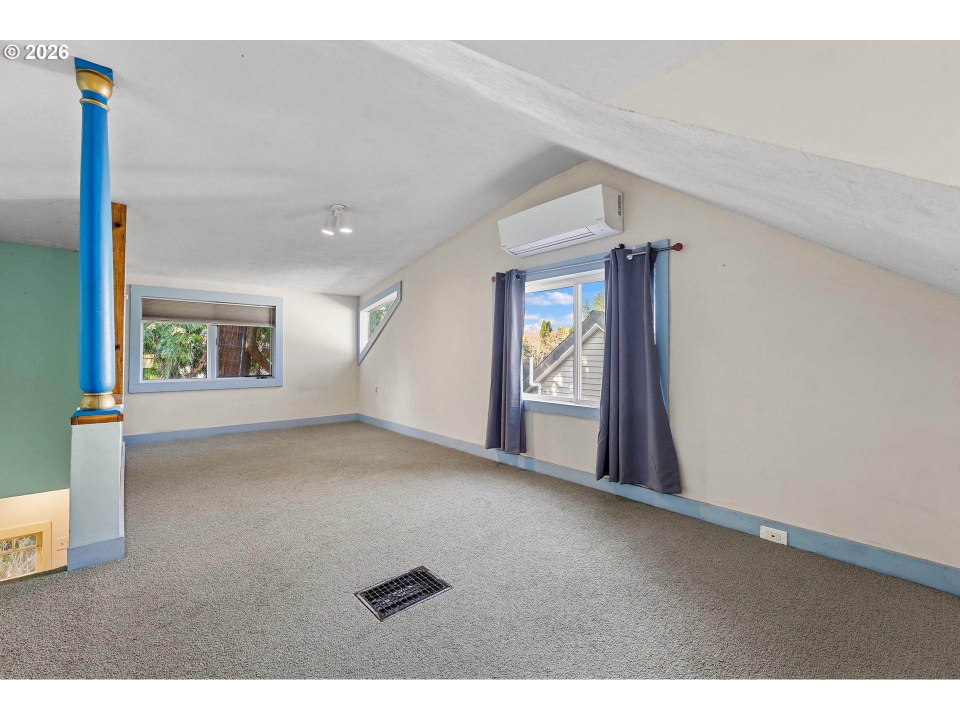 2714 NE EVERETT ST, Portland, OR, 97232