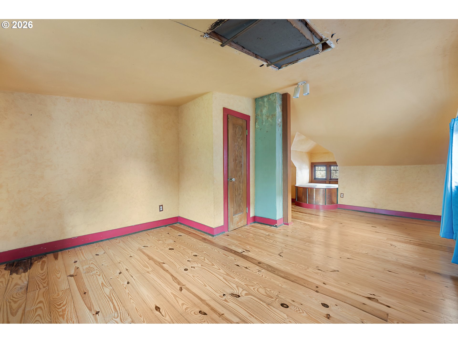 2714 NE EVERETT ST, Portland, OR, 97232