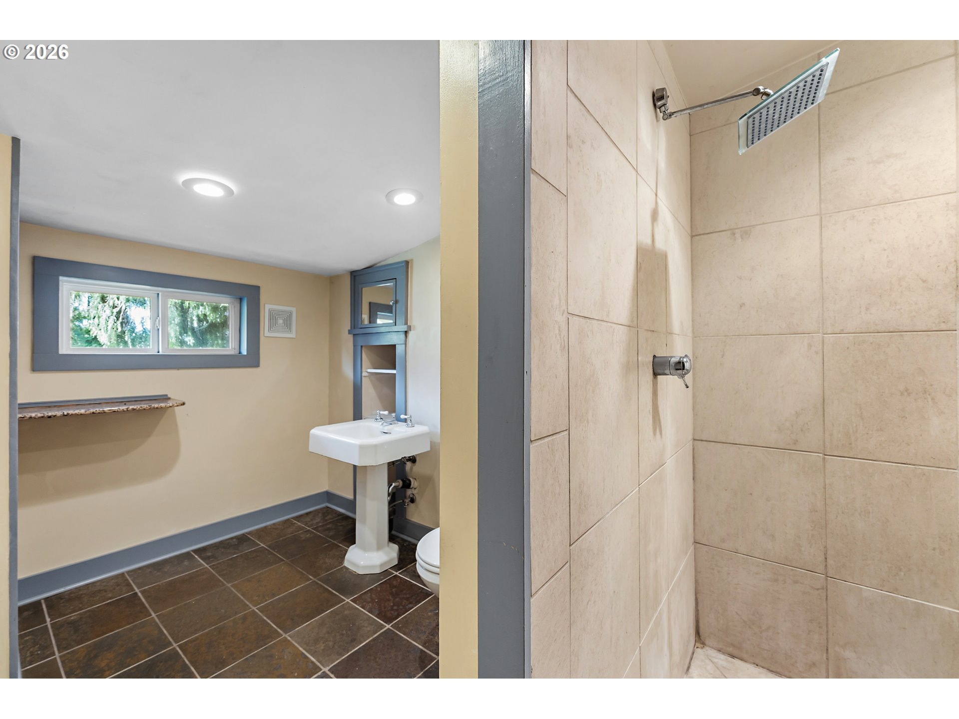 2714 NE EVERETT ST, Portland, OR, 97232