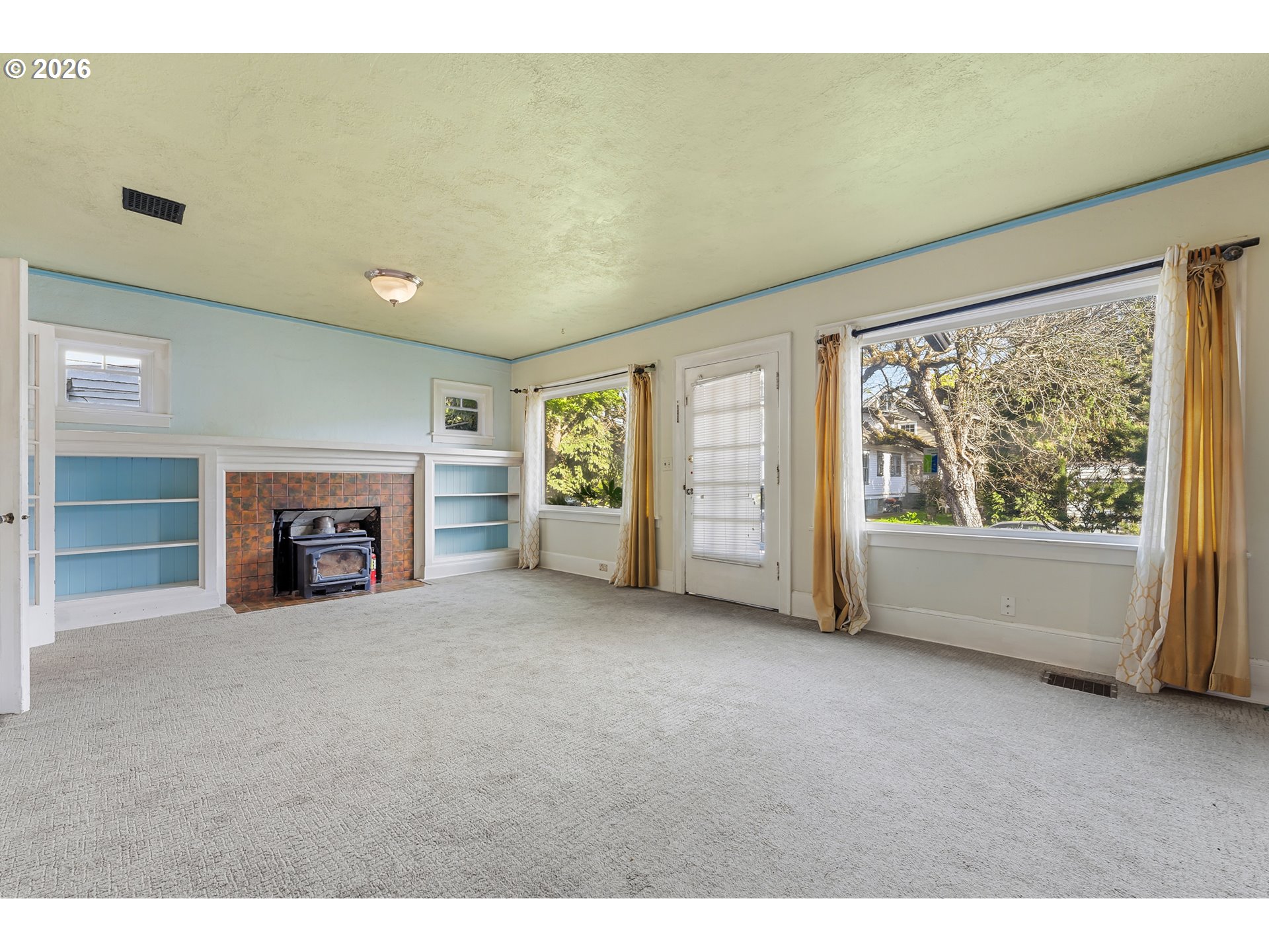 2714 NE EVERETT ST, Portland, OR, 97232