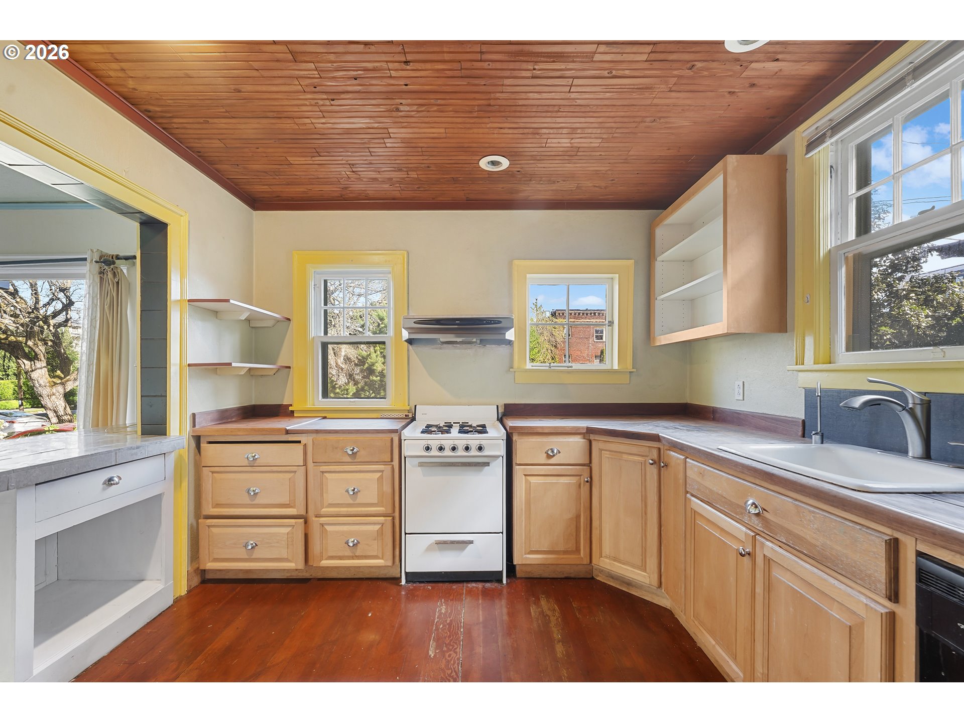 2714 NE EVERETT ST, Portland, OR, 97232