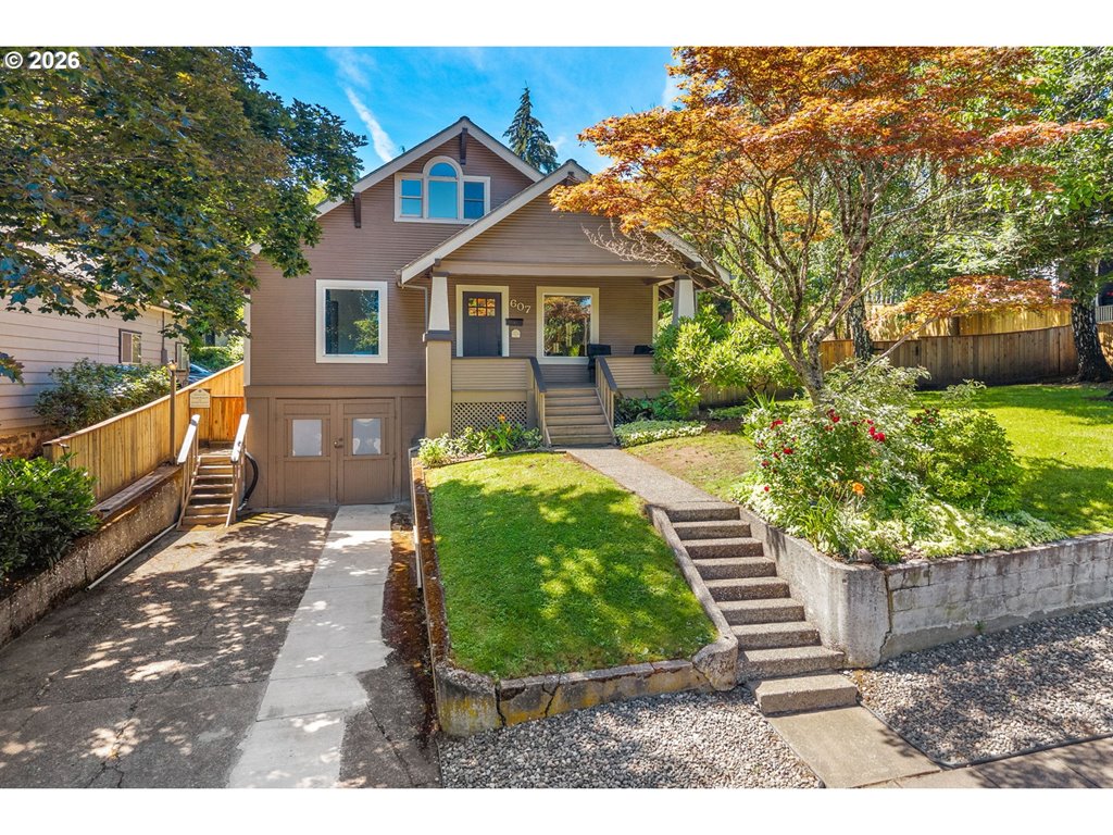 Photo of 607 CASCADE AVE ##1 & #2 Hood River OR 97031