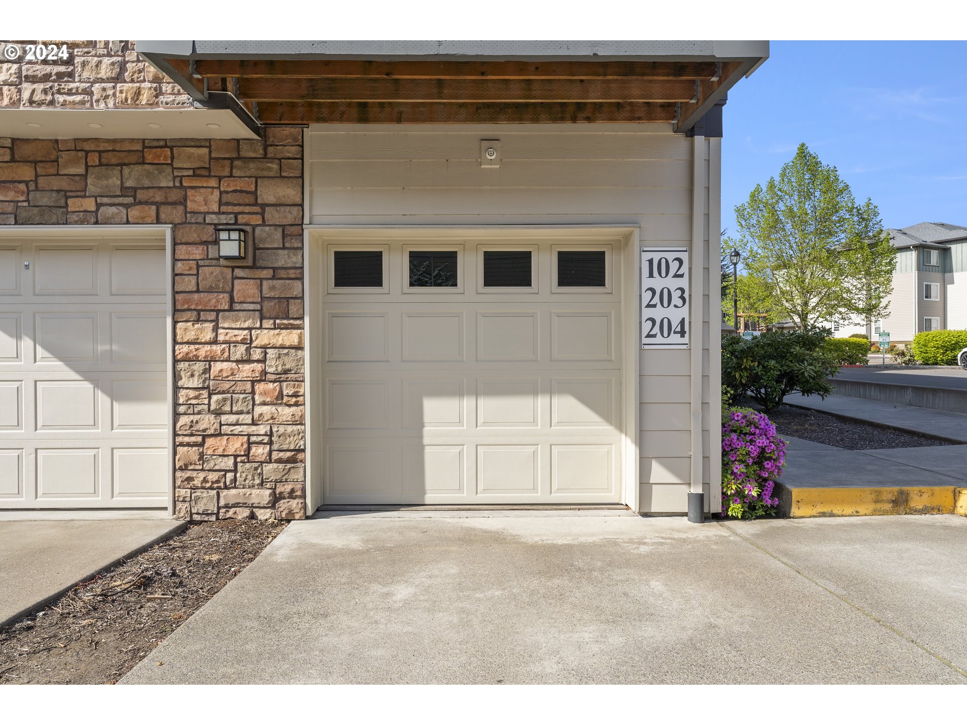 Photo #6: 577987792 Listing 