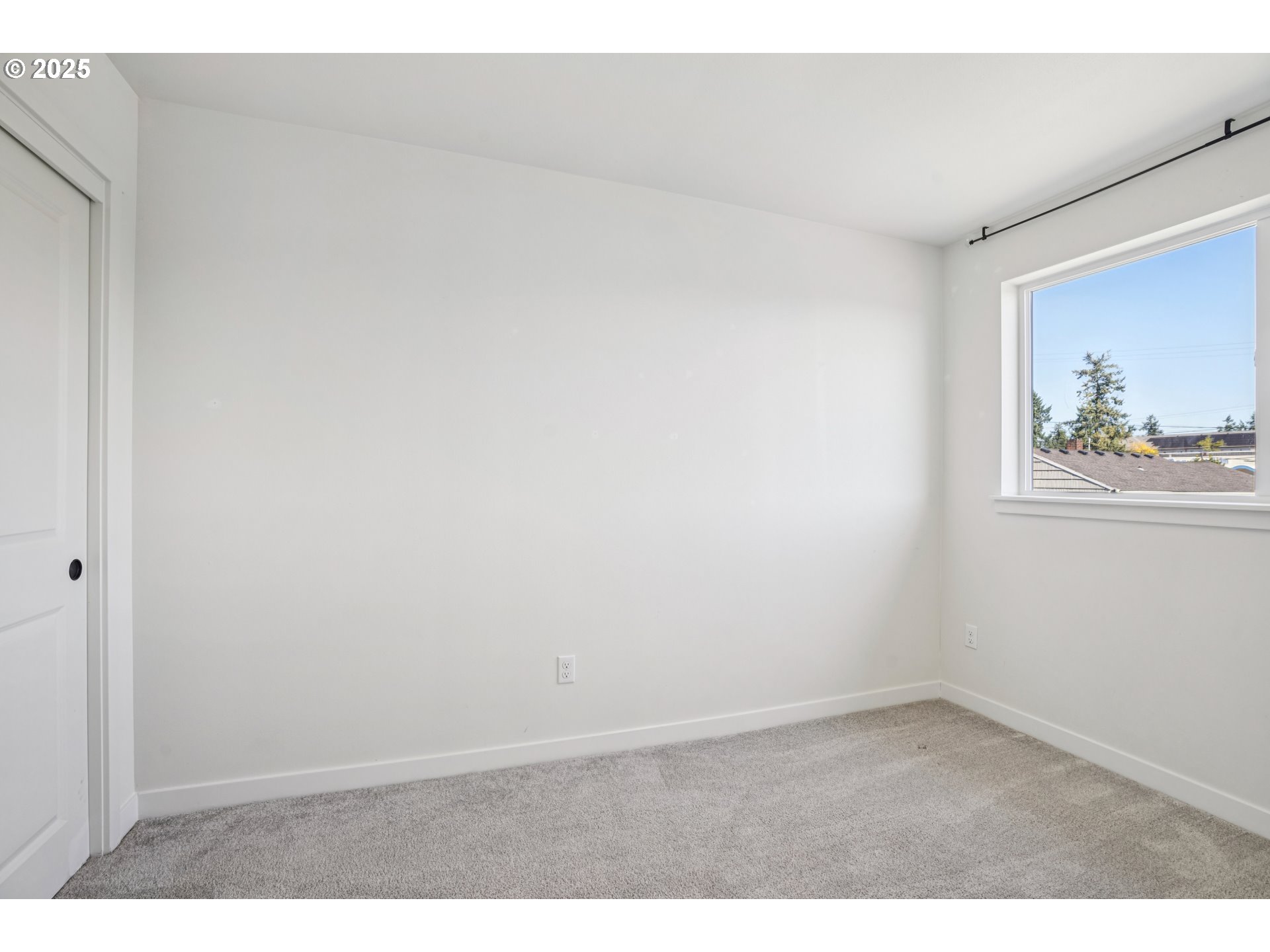 Photo #6: 578153844 Listing 