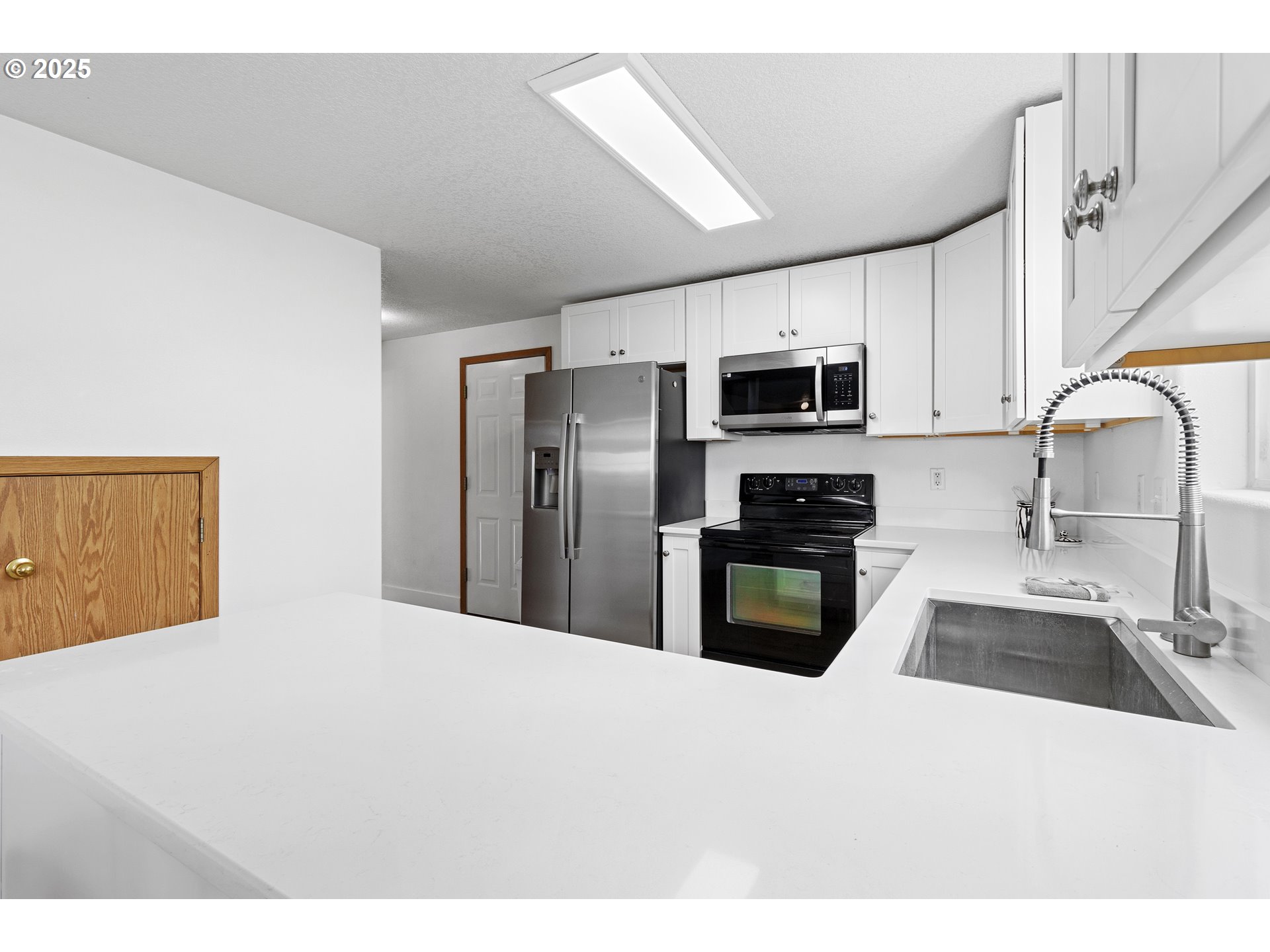 Photo #5: 581368087 Listing 
