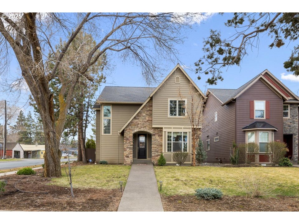 133 SHELTON MCMURPHEY BLVD, Eugene, OR, 97401