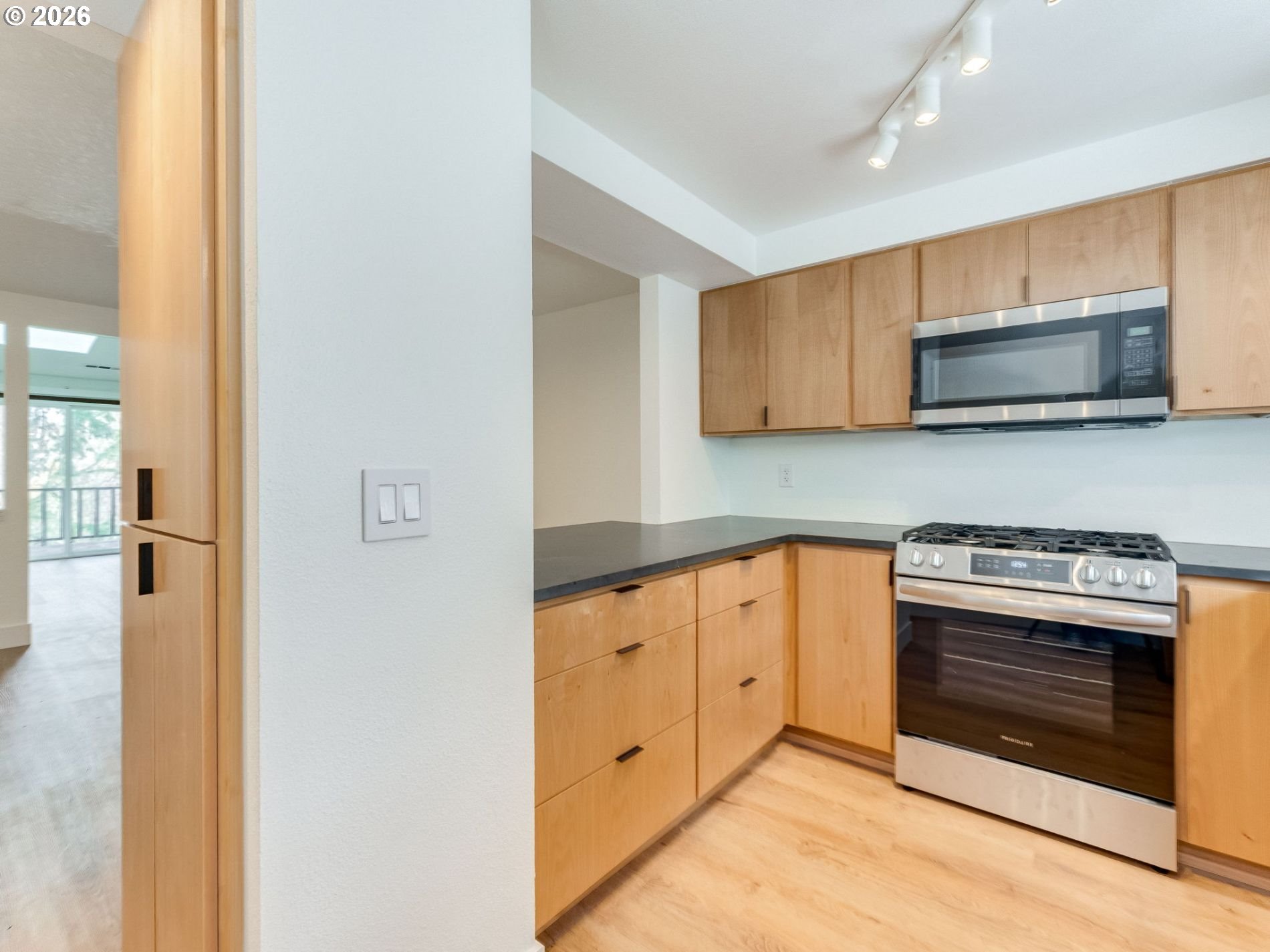 Photo #8: 582330558 Listing: Photo #8