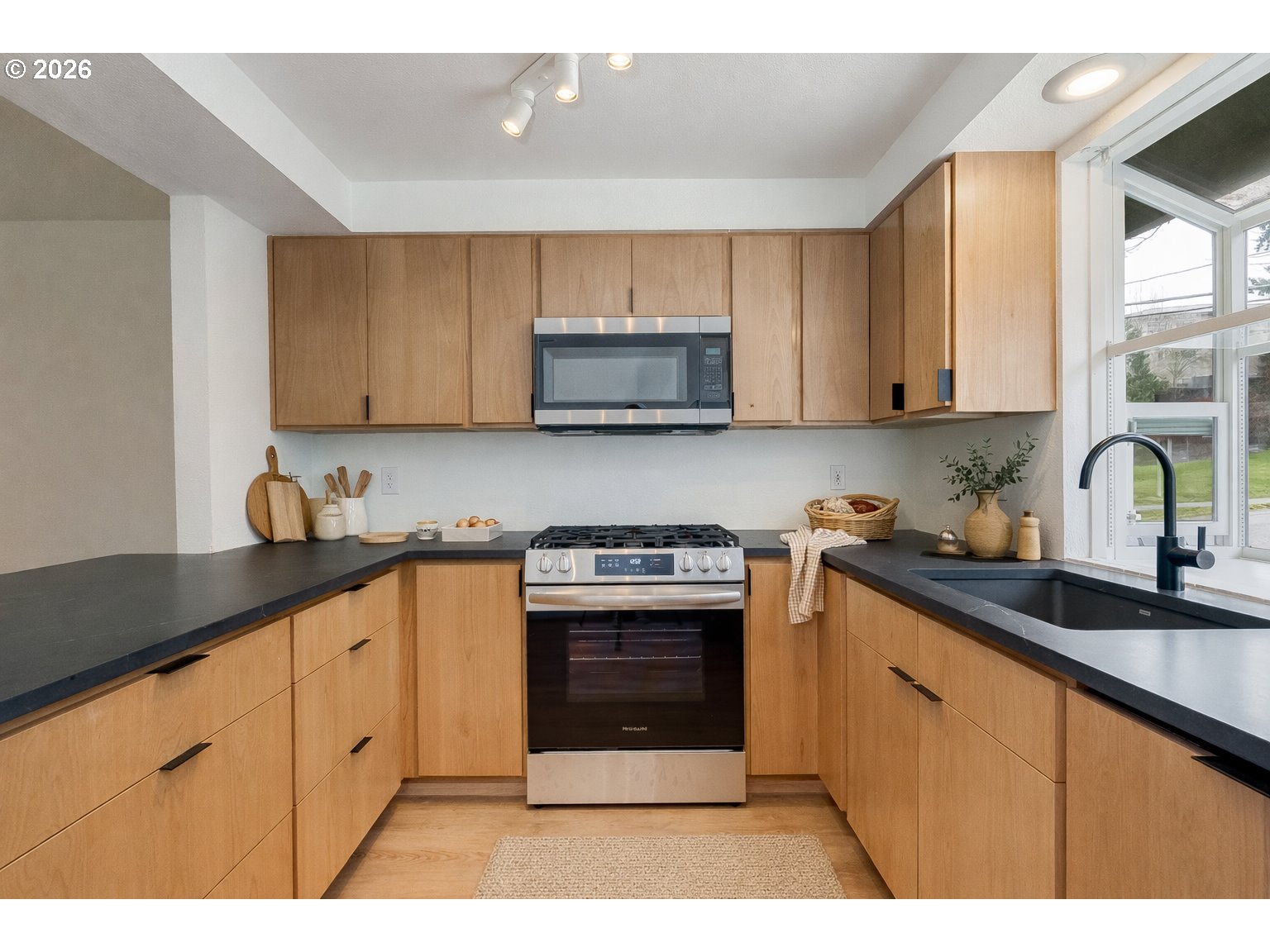 11990 SW CORBY DR UNIT 2, Portland, OR, 97225