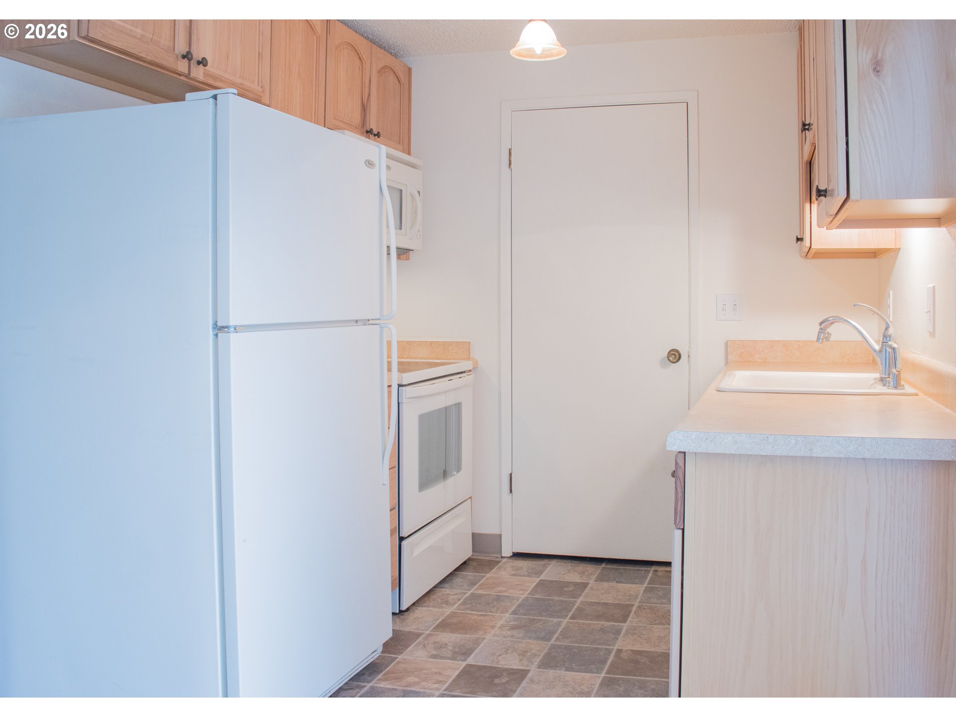 Photo #4: 583159230 Listing: Photo #4