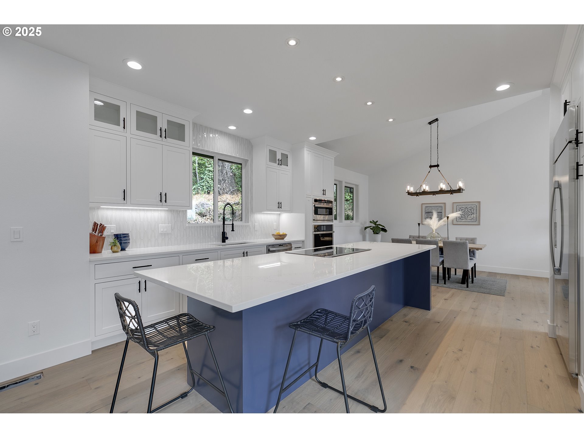 9375 NE SACRAMENTO ST, Portland, OR, 97220