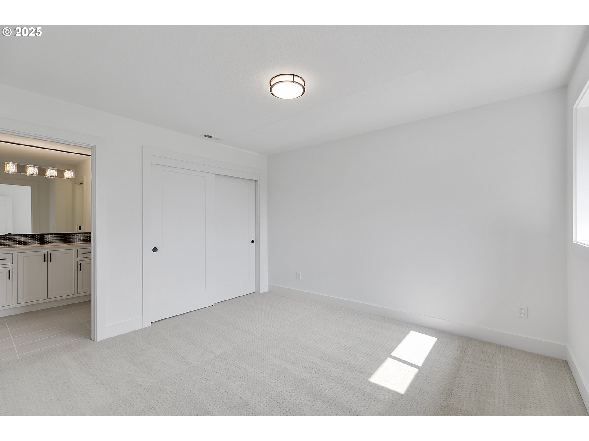 9375 NE SACRAMENTO ST, Portland, OR, 97220