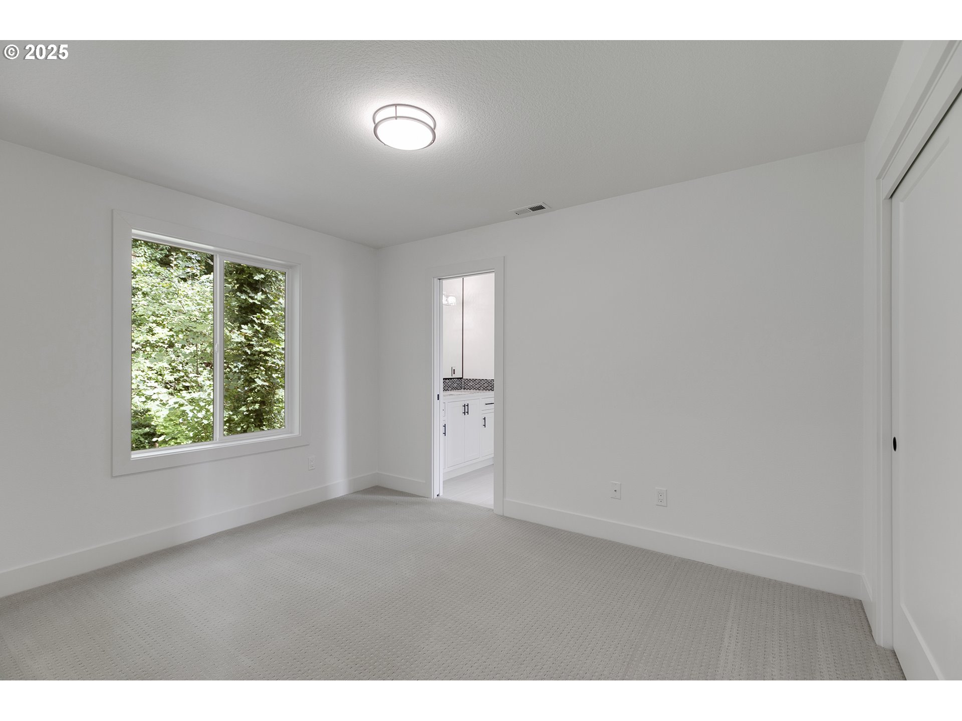 9375 NE SACRAMENTO ST, Portland, OR, 97220