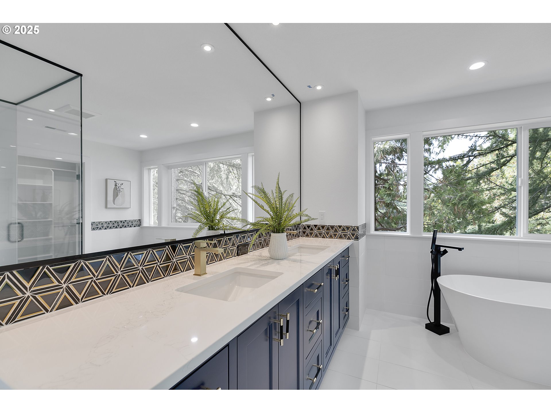 9375 NE SACRAMENTO ST, Portland, OR, 97220