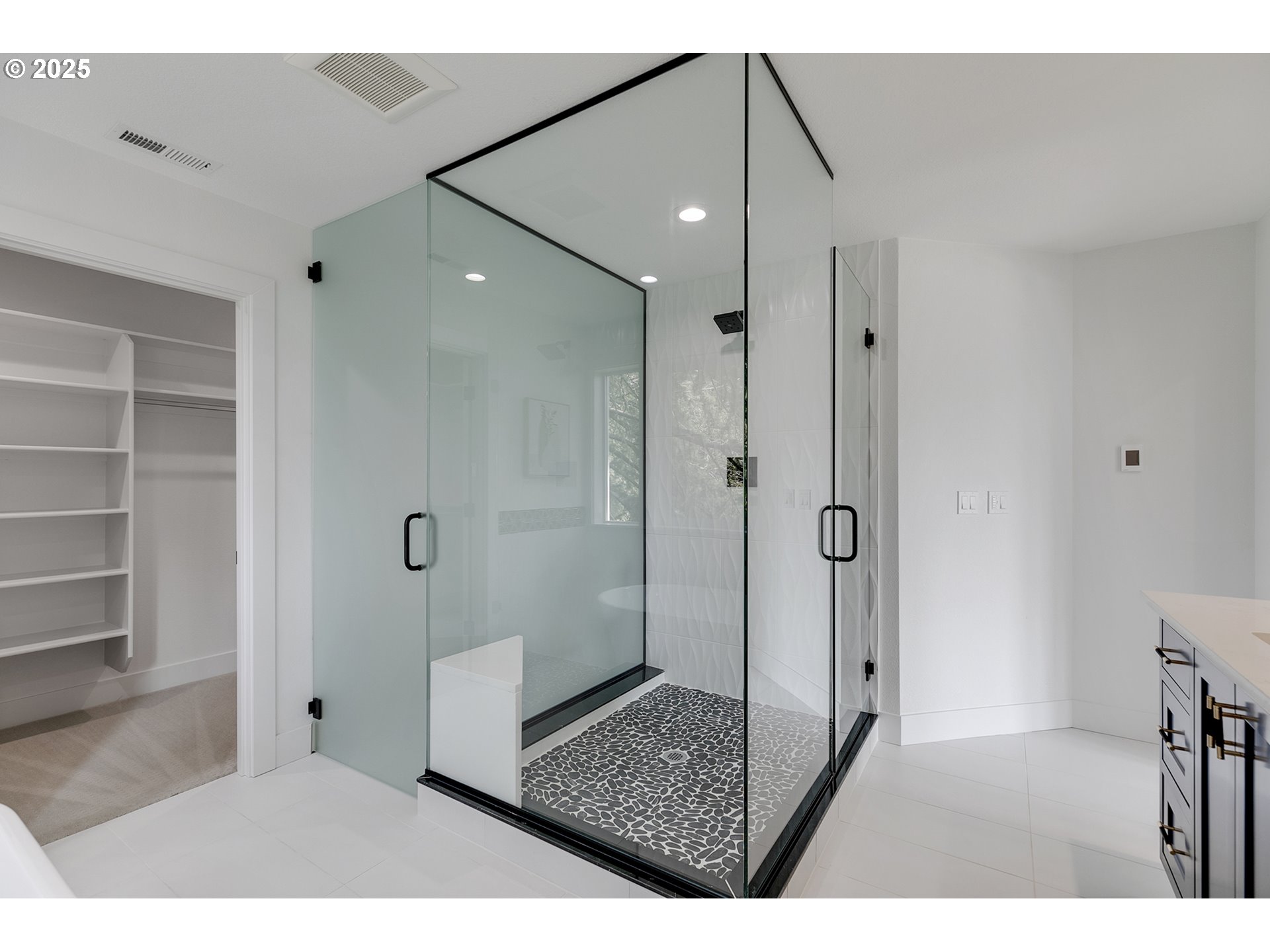 9375 NE SACRAMENTO ST, Portland, OR, 97220