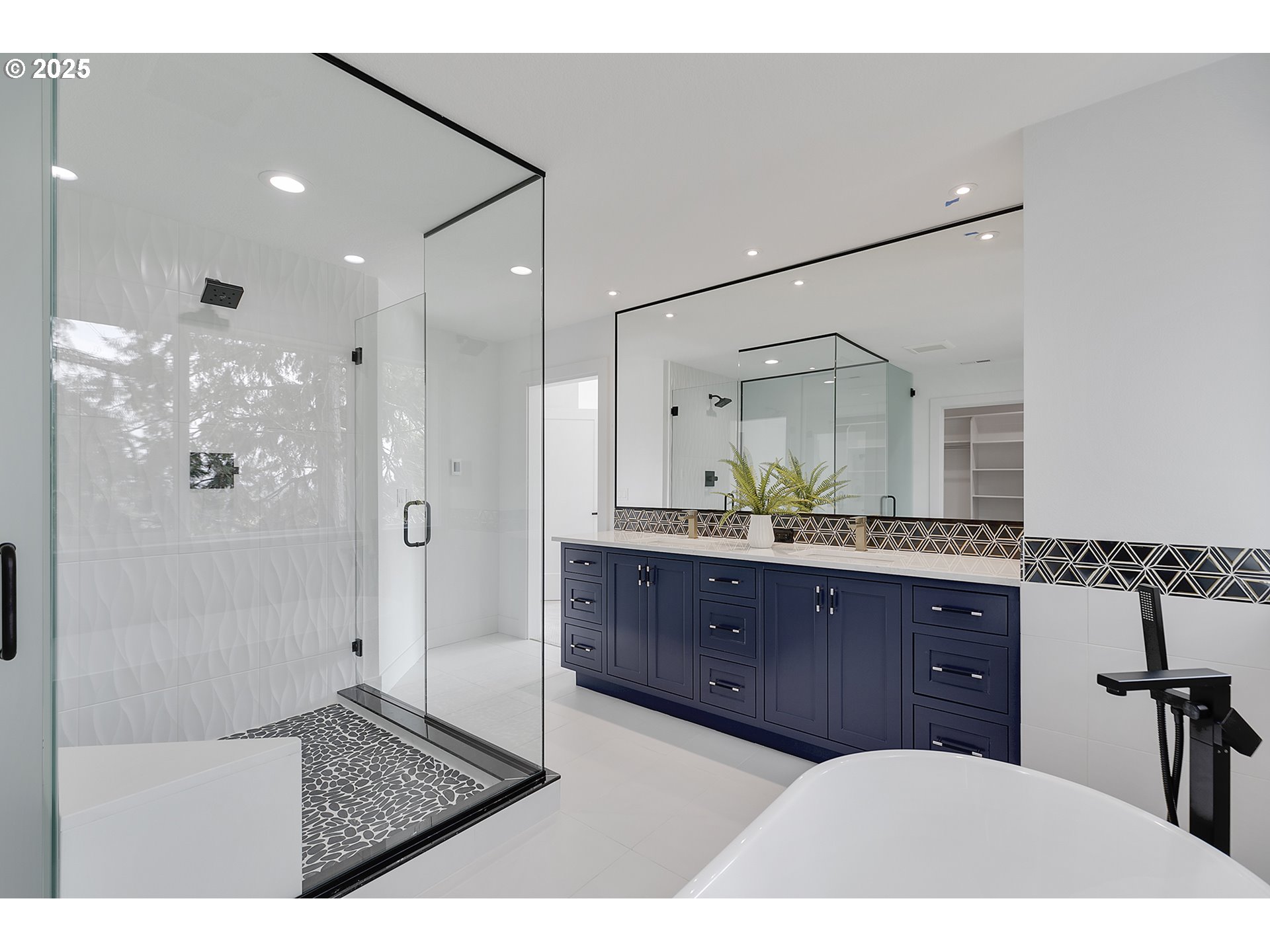 9375 NE SACRAMENTO ST, Portland, OR, 97220