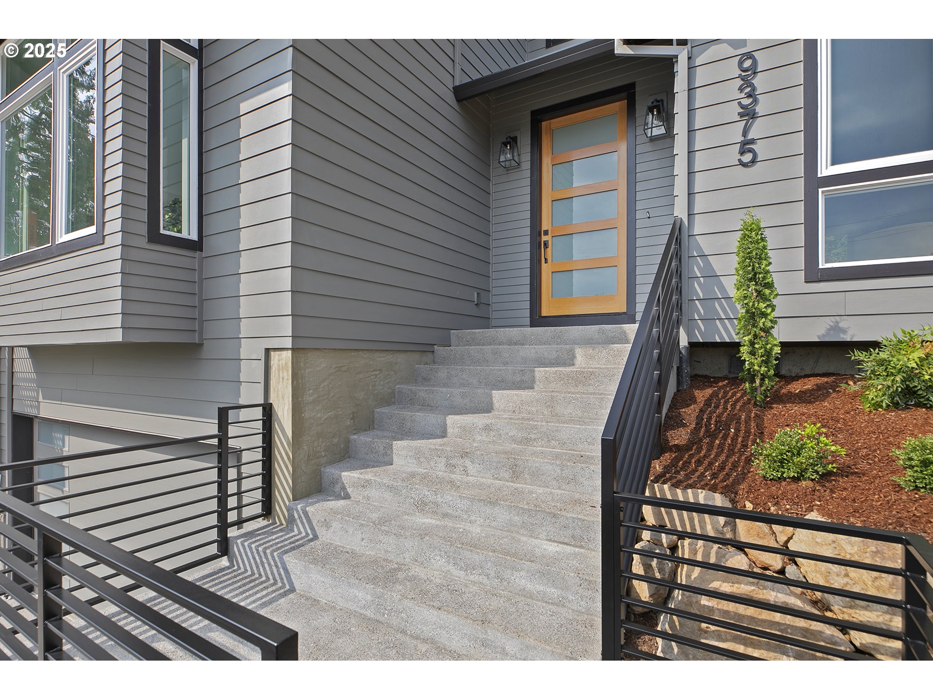 9375 NE SACRAMENTO ST, Portland, OR, 97220