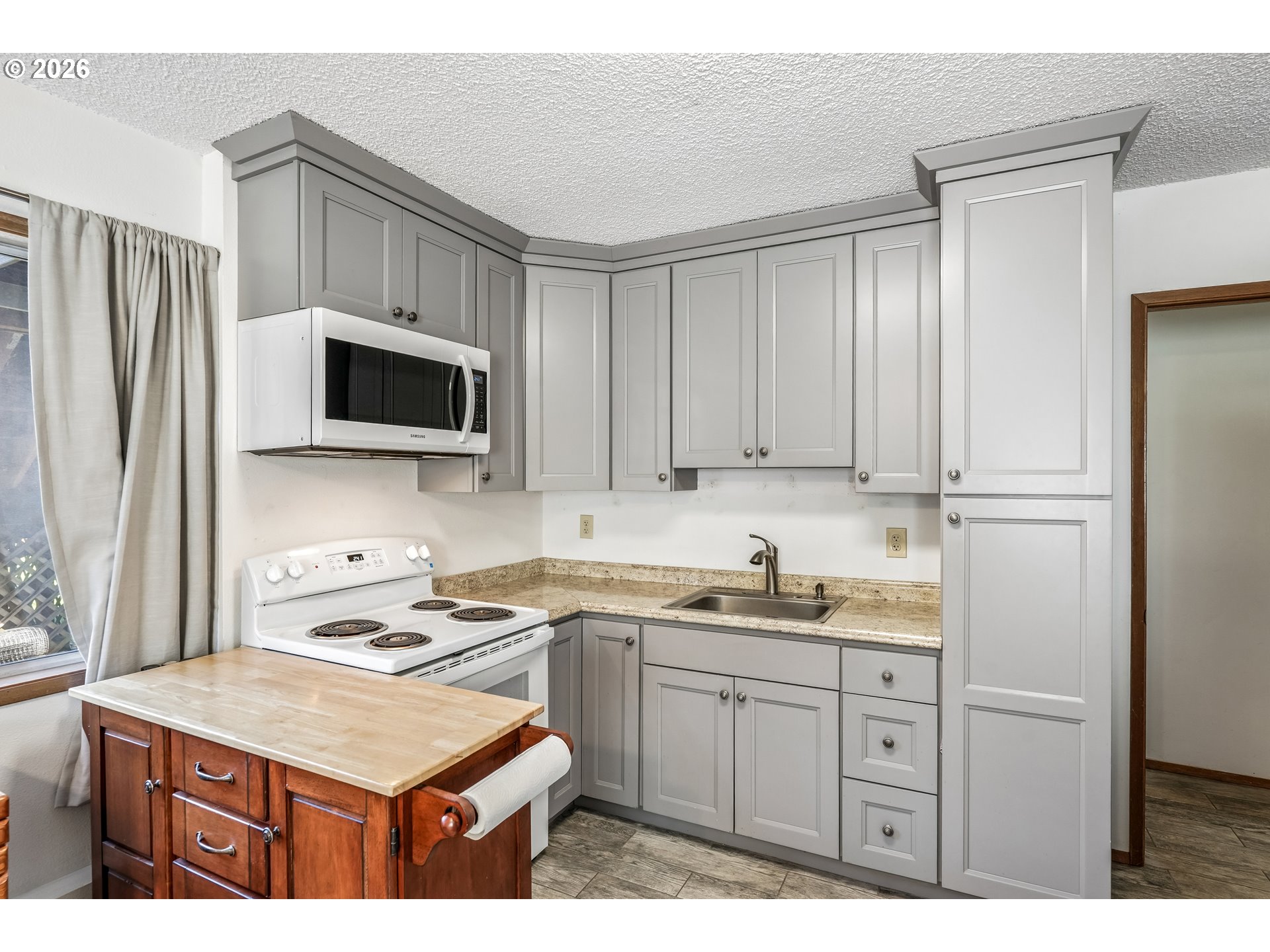 12215 SW CRESMOOR DR, Beaverton, OR, 97008