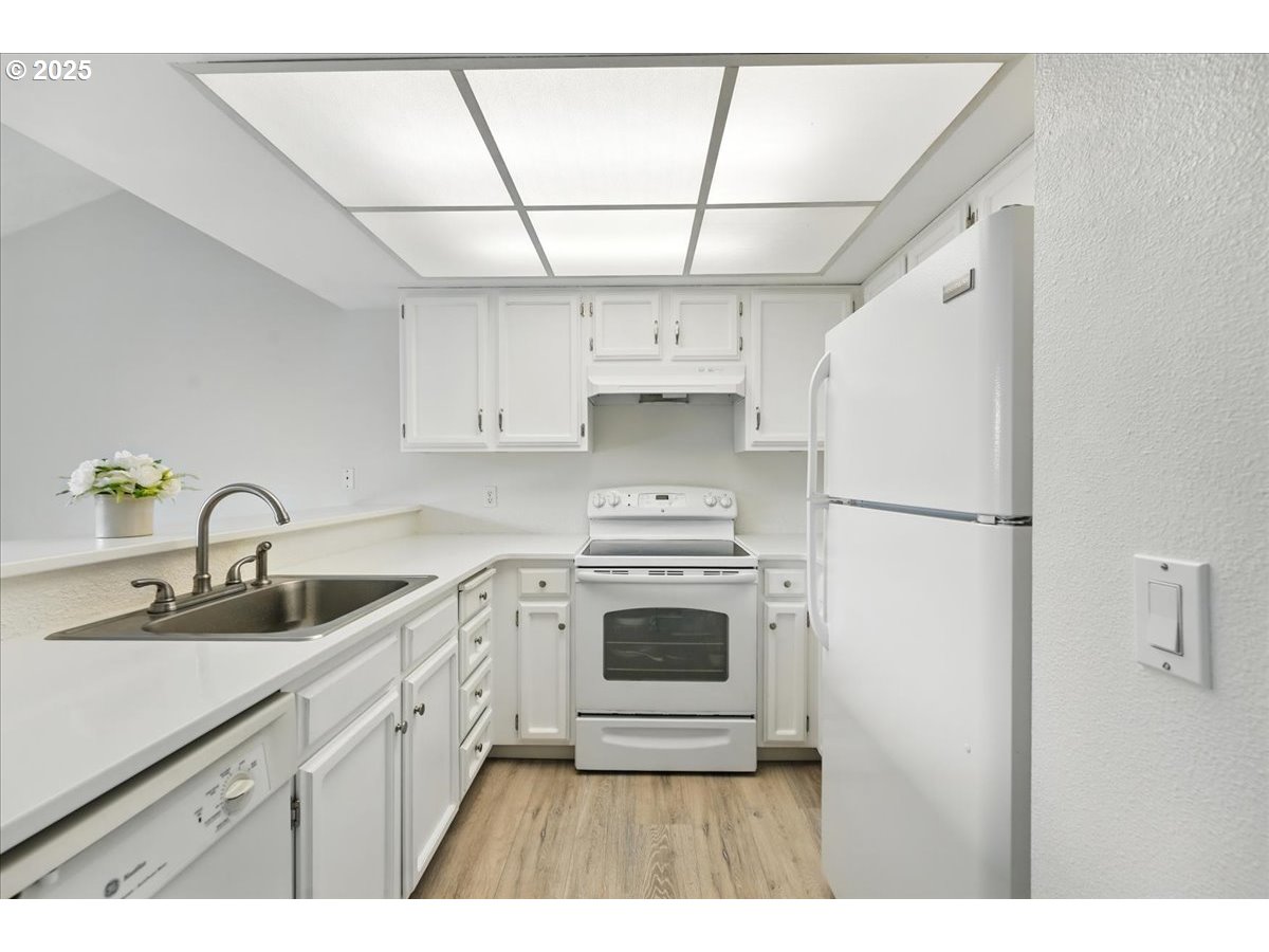 Photo #12: 585720102 Listing: Photo #12