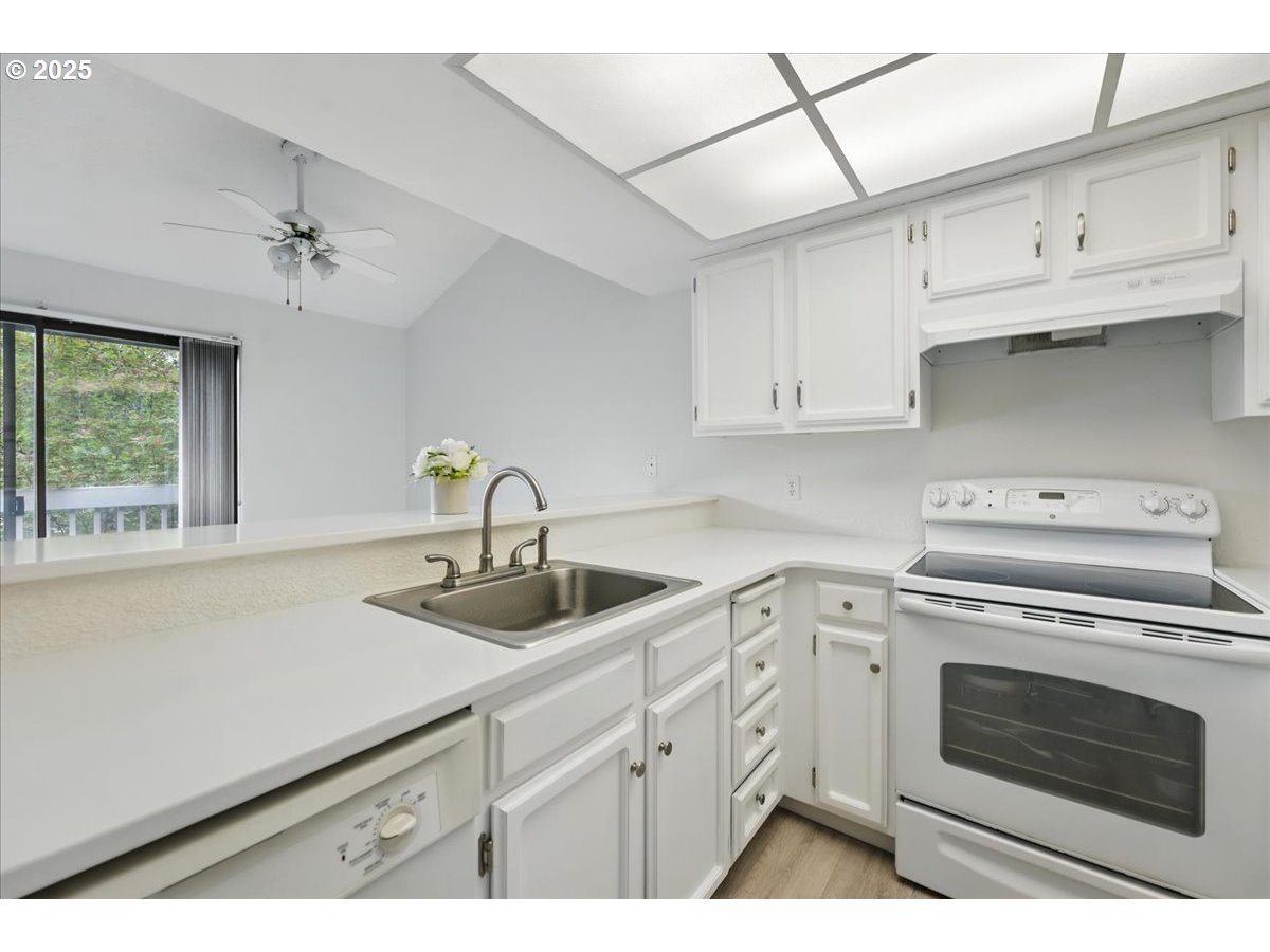 Photo #13: 585720102 Listing: Photo #13