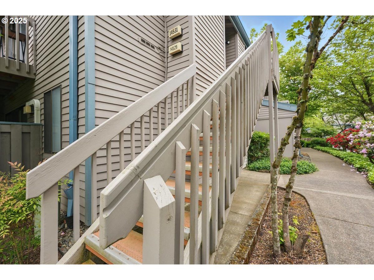 Photo #2: 585720102 Listing 