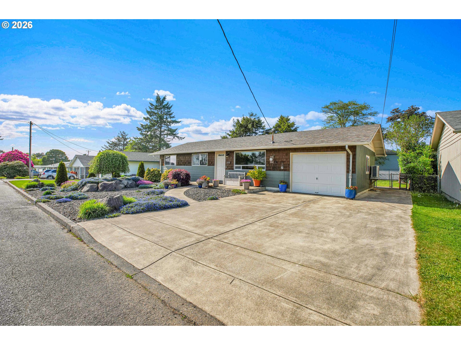 338 NE San-Bay-O CIR