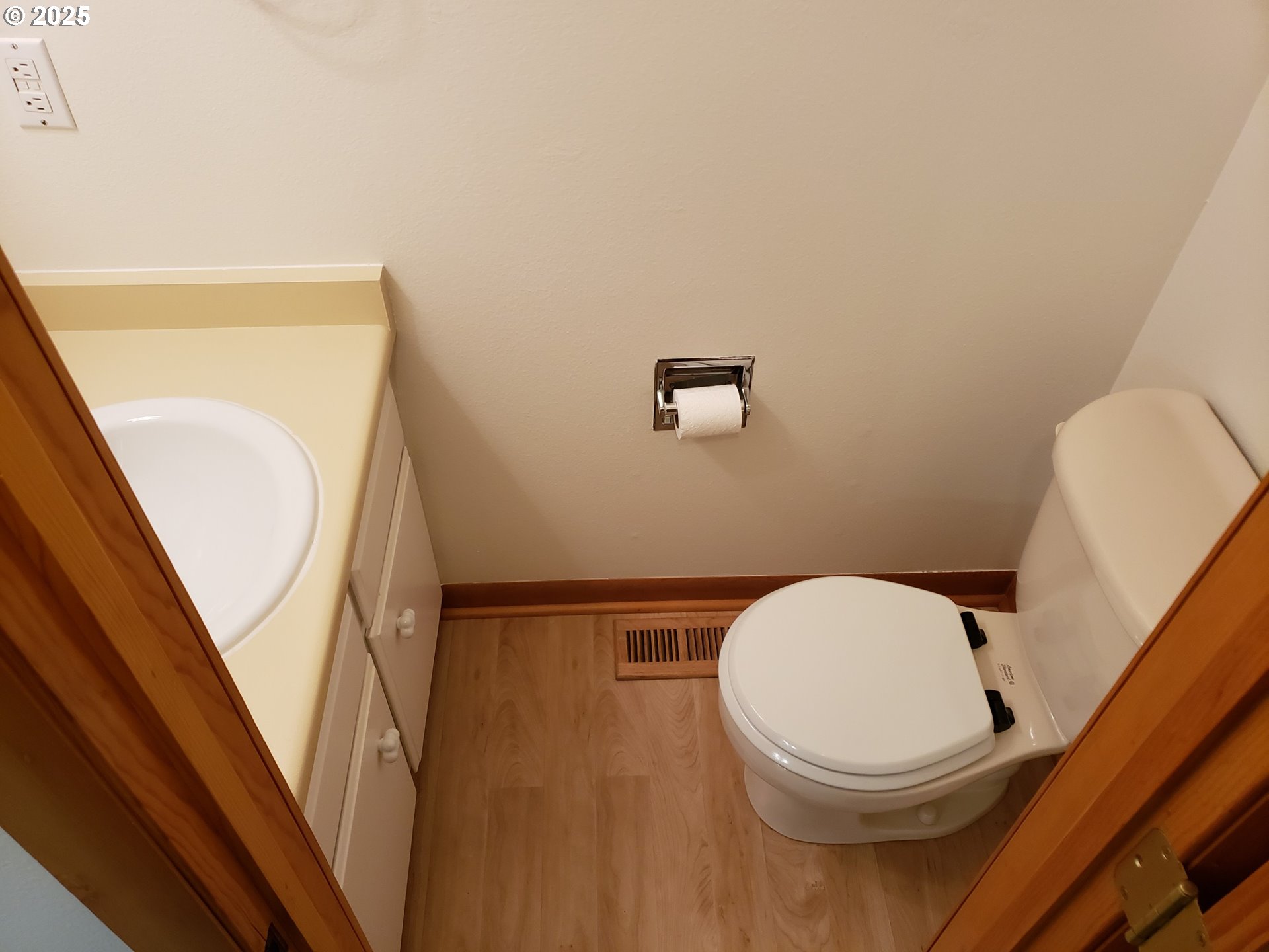 Photo #5: 586219077 Listing: Photo #5