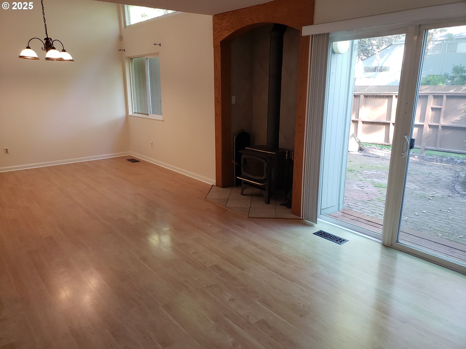 Photo #6: 586219077 Listing: Photo #6
