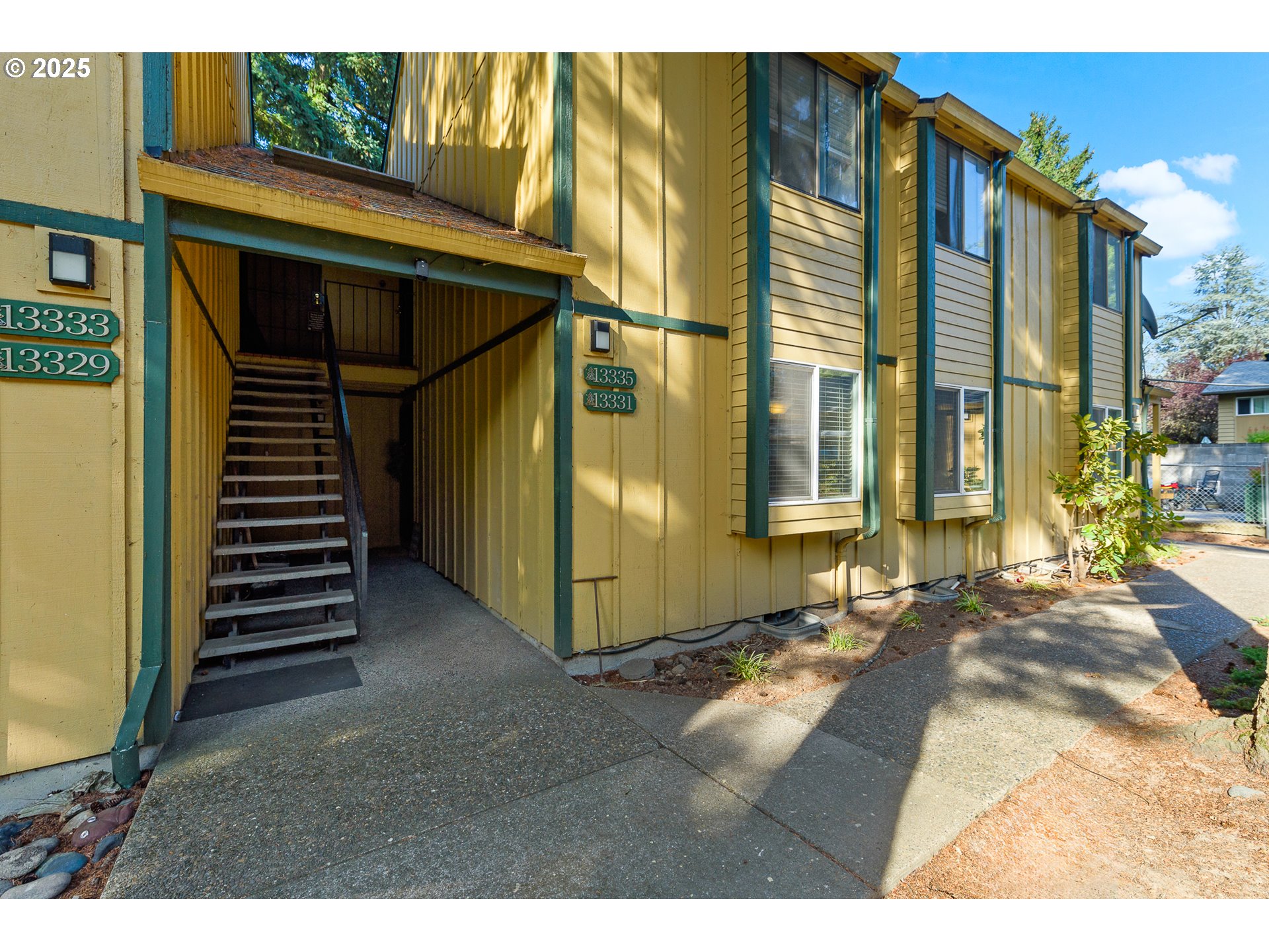Photo #4: 586787344 Listing 