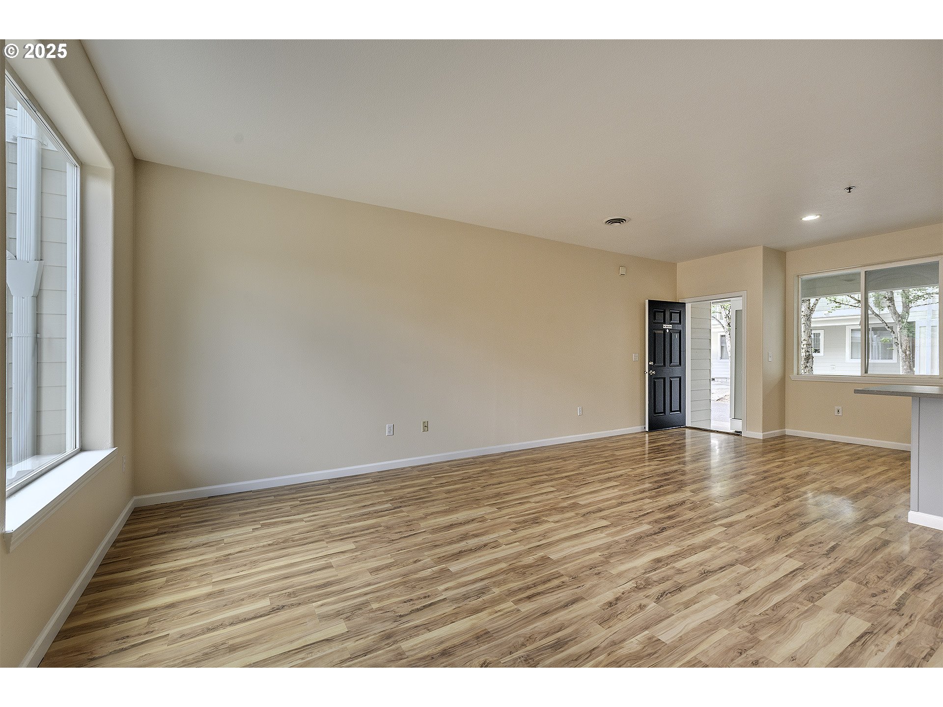 Photo #10: 587533510 Listing: Photo #10