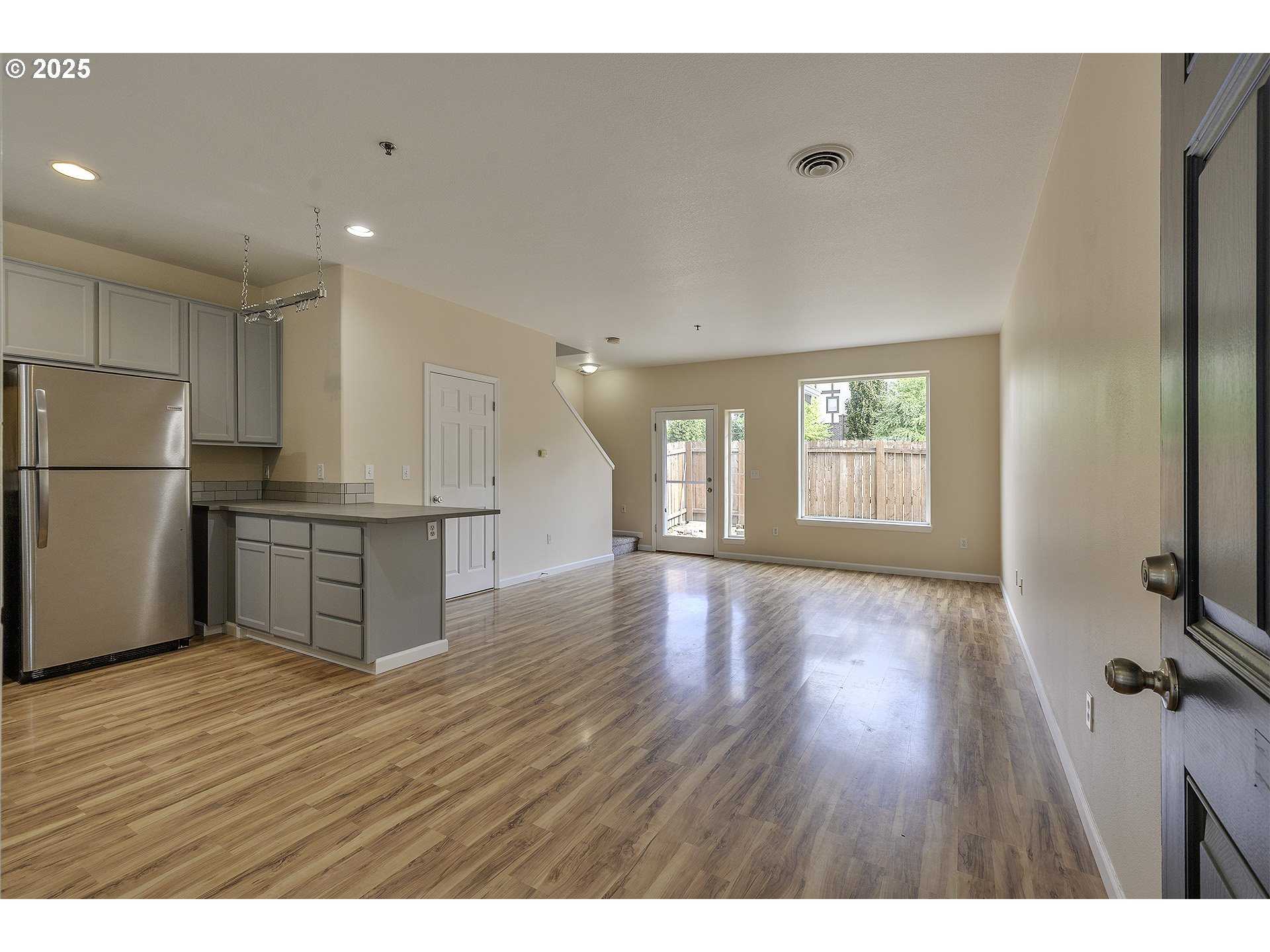 Photo #2: 587533510 Listing 